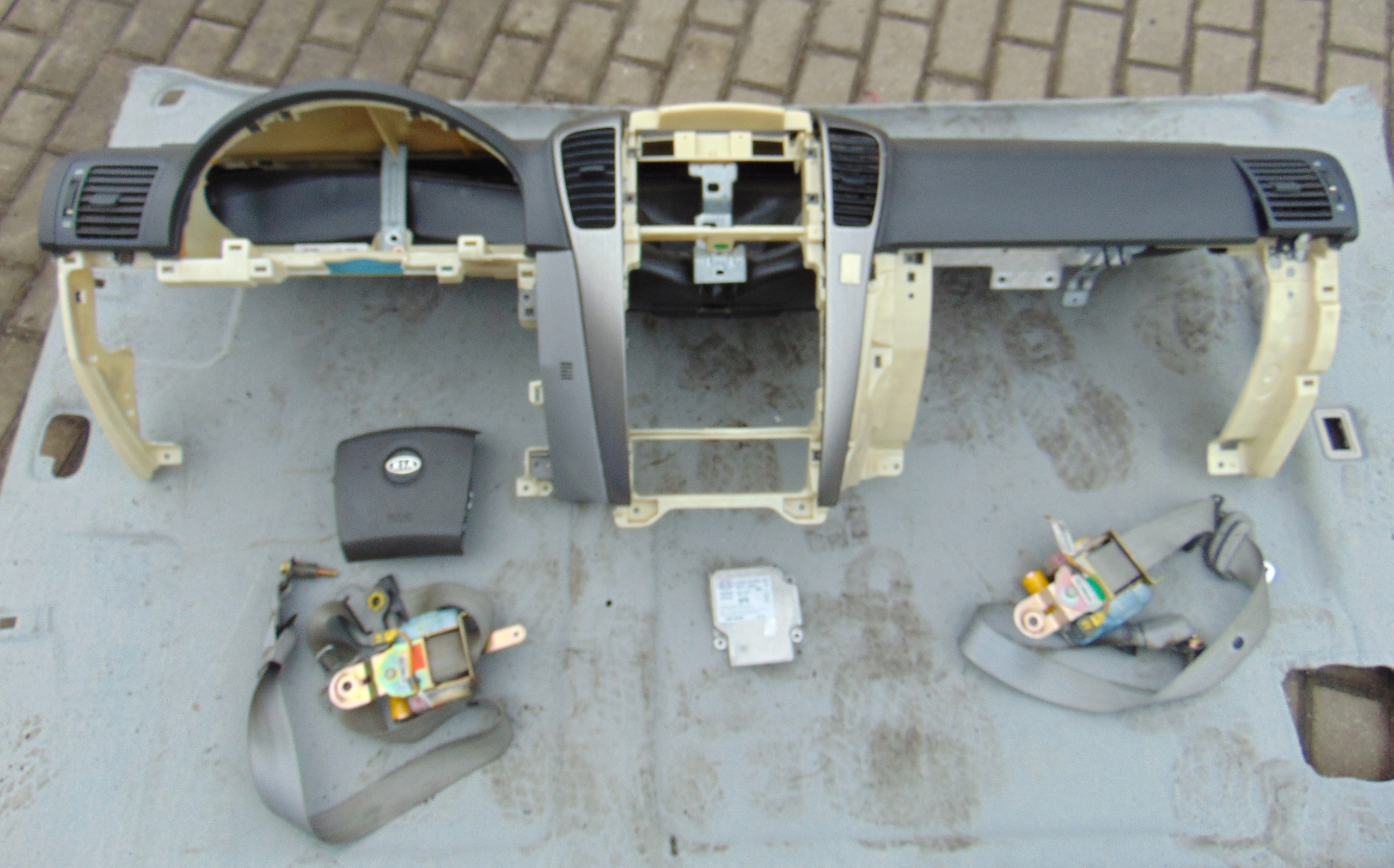 КОНСОЛЬ ДОСКА РЕМНИ БЕЗОПАСНОСТИ KIA SORENTO И