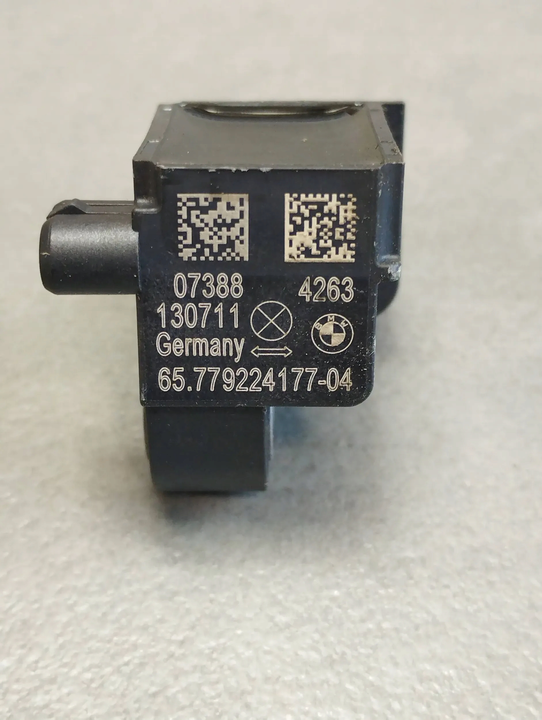 BMW X5 F15 Crashsensor Drucksensor 9224177