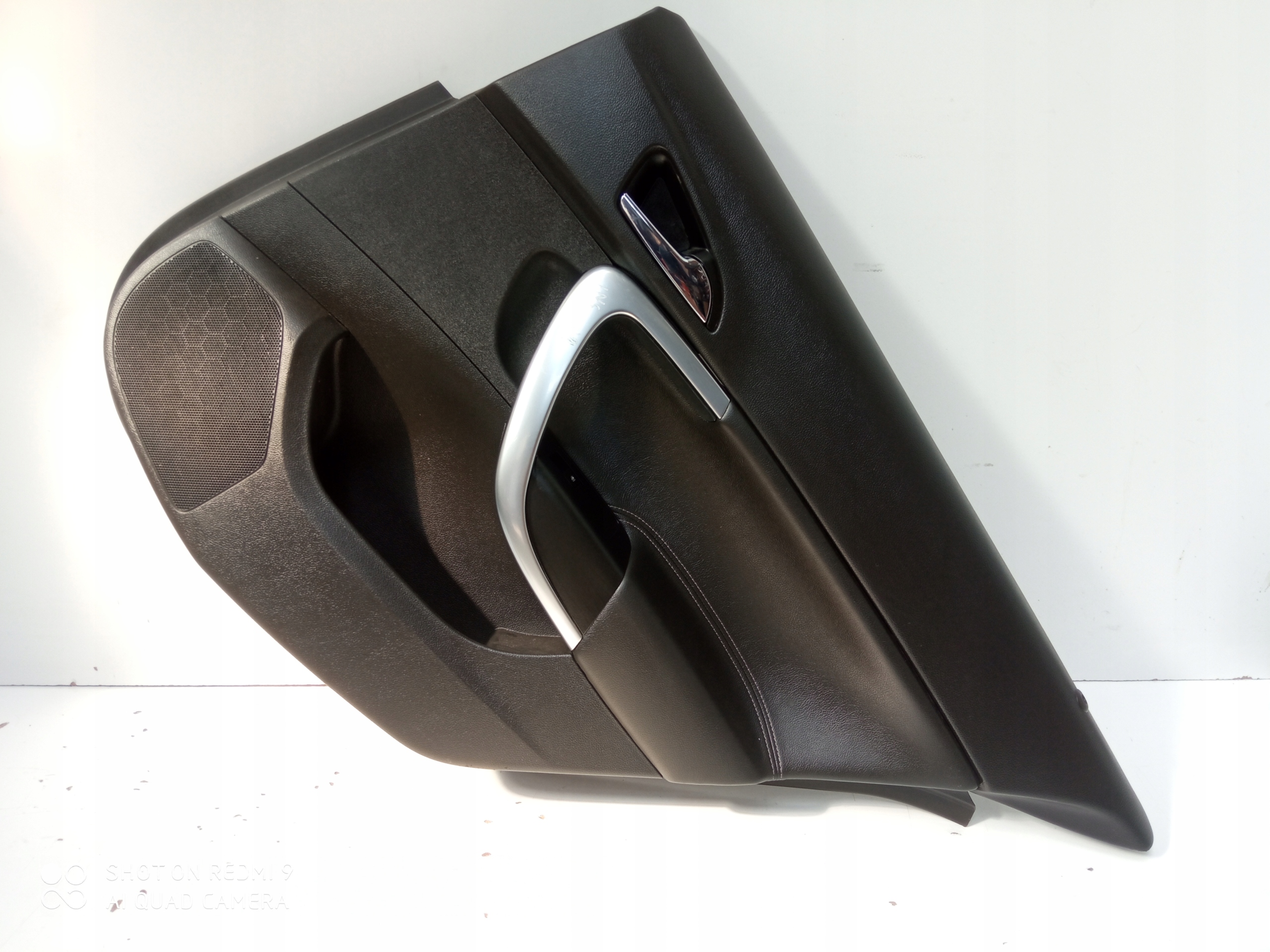 INSIGNIA A HB БЕКОН ОБИВКА ЗАДНЕЙ ПРАВОЙ ДВЕРИ