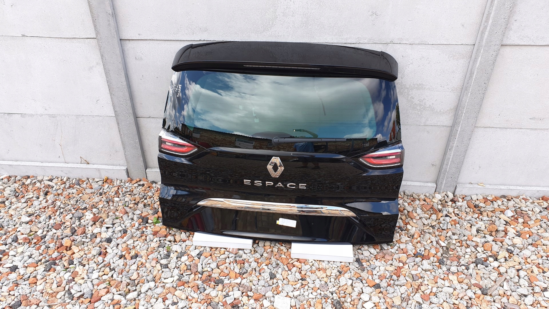 TYLNA KLAPA BAGAŻNIKA KAMERA RENAULT ESPACE V LIFT Kolor czarny