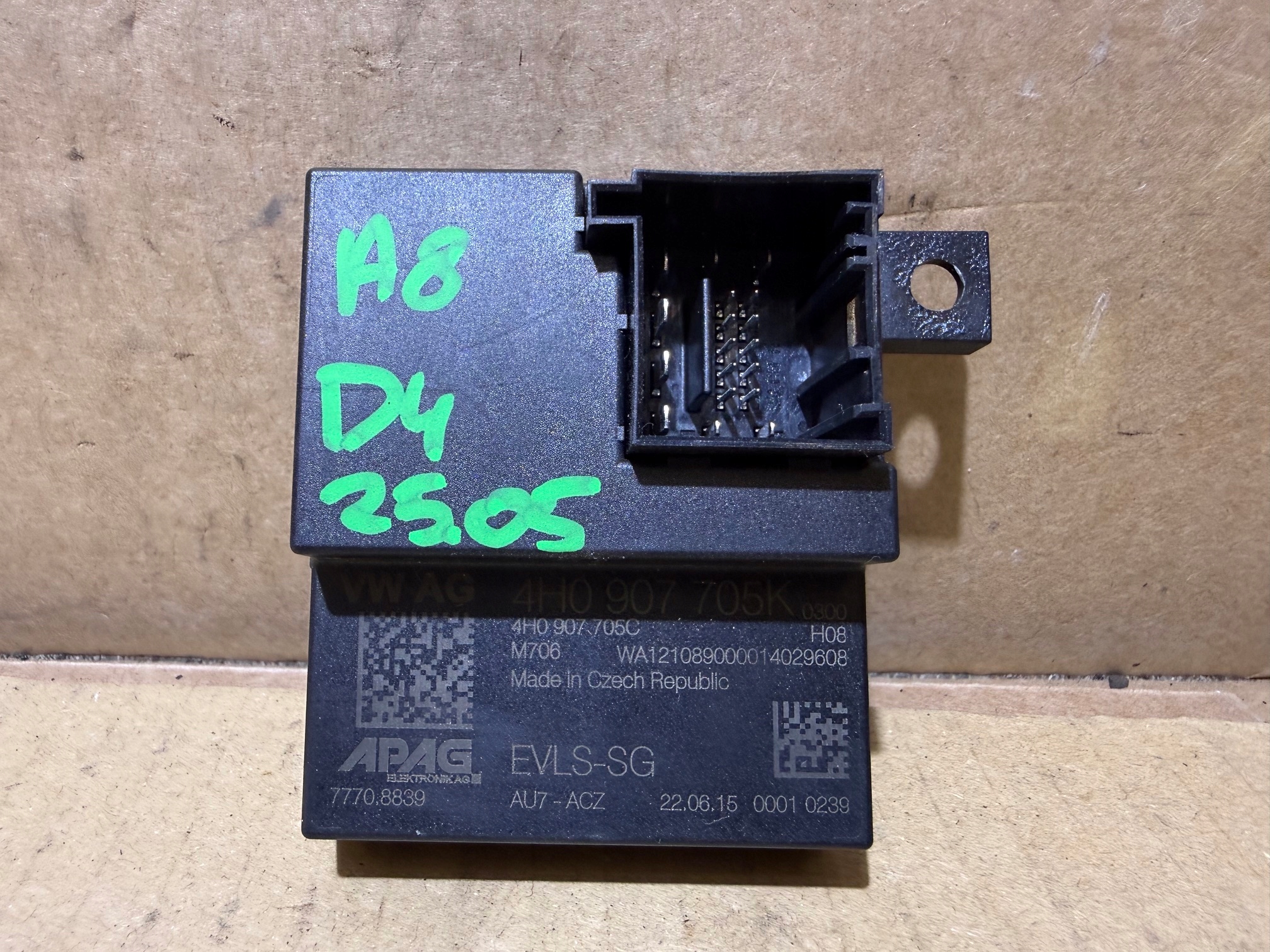 AUDI A8 D4 module control unit steering wheel steering wheel 4H0907705K