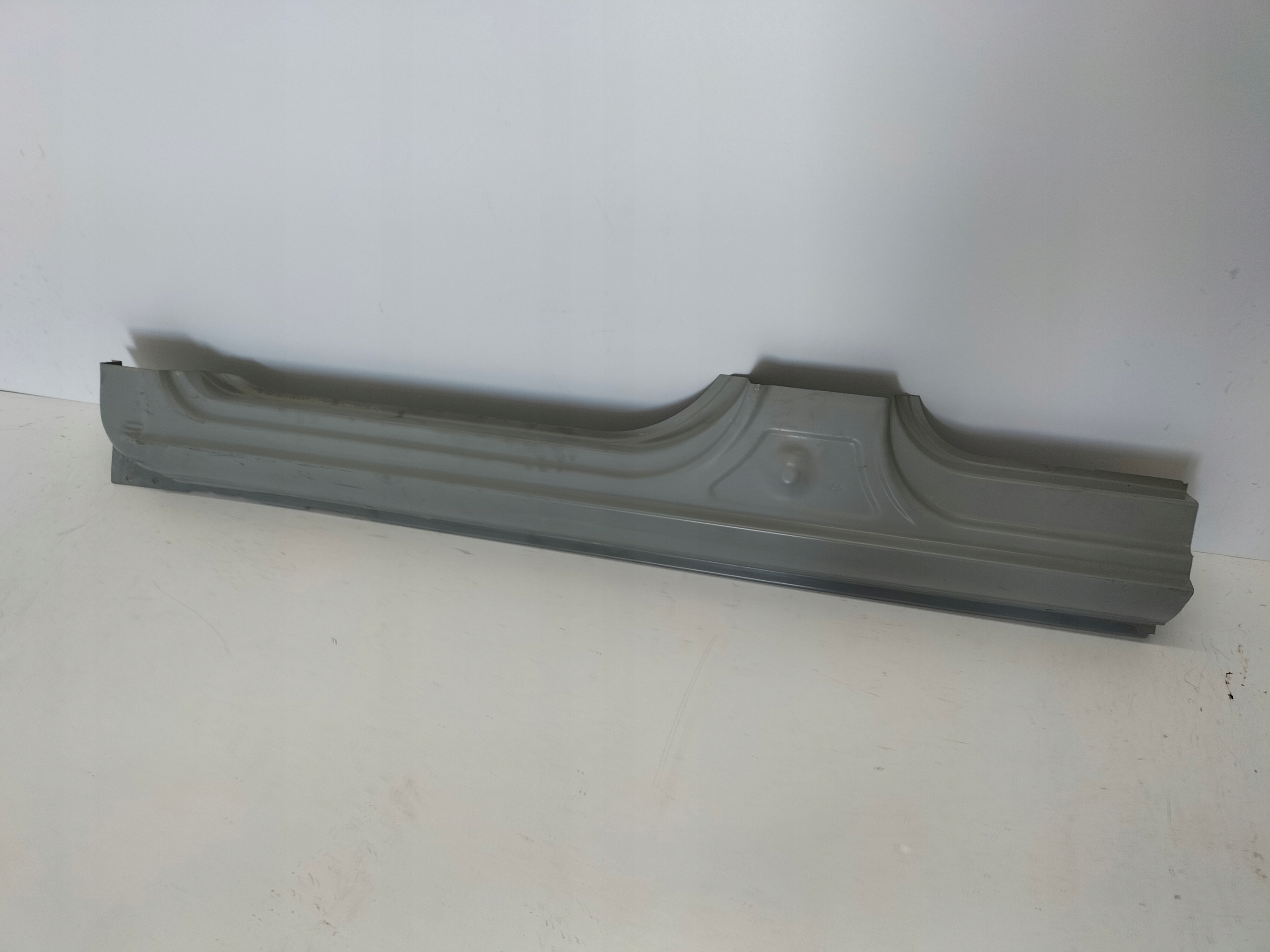 threshold side left HYUNDAI TRAJET 00