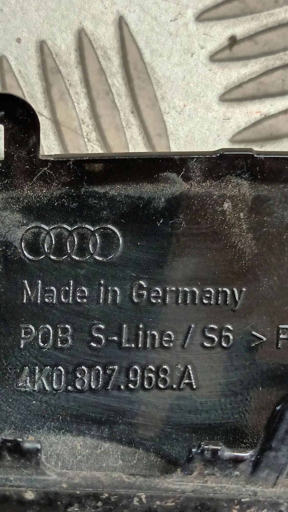 pravá lišta nárazníku předního AUDI A6 S-LINE 2018->