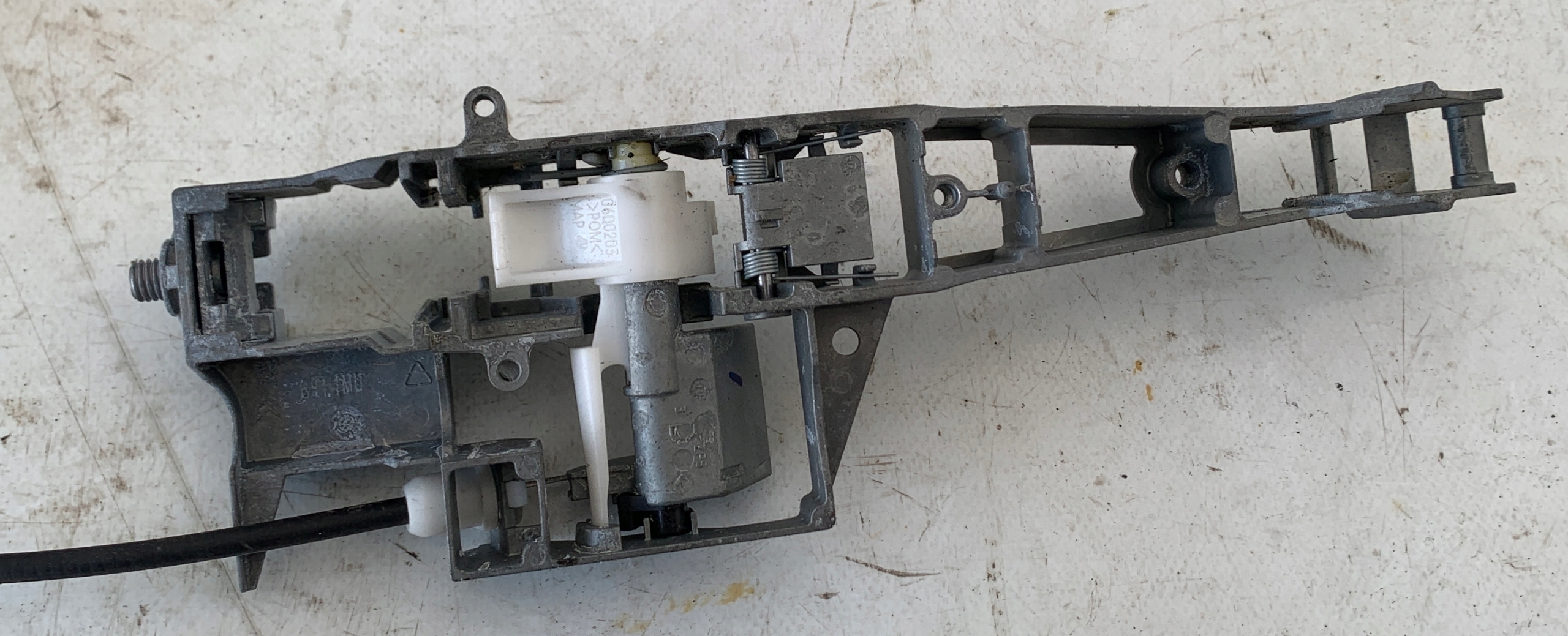 lock handle door right rear part PEUGEOT 5008 732301
