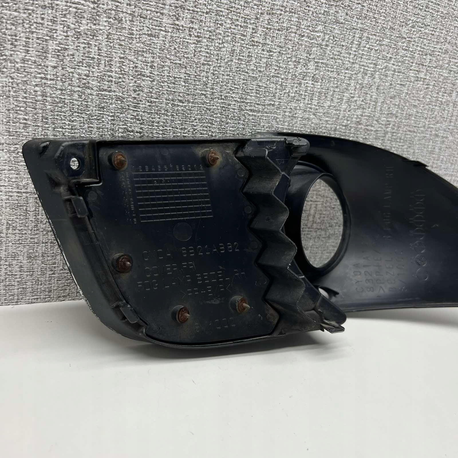 MITSUBISHI LANCER VIII 8 grid fog lights right front 8321A382