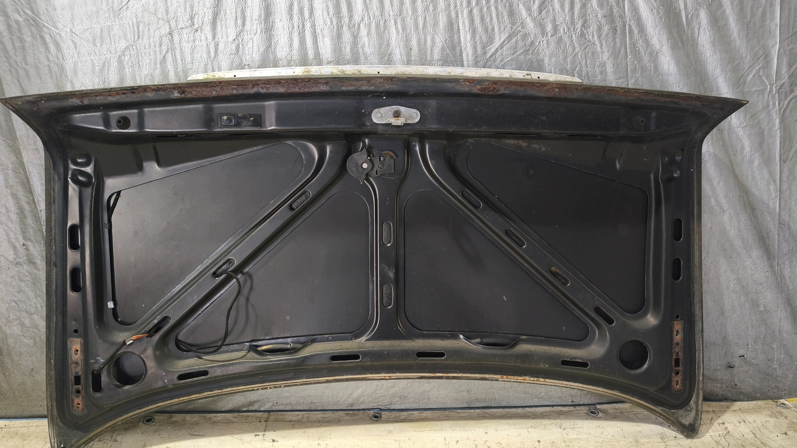 trunk door boot MERCEDES W126 sedan