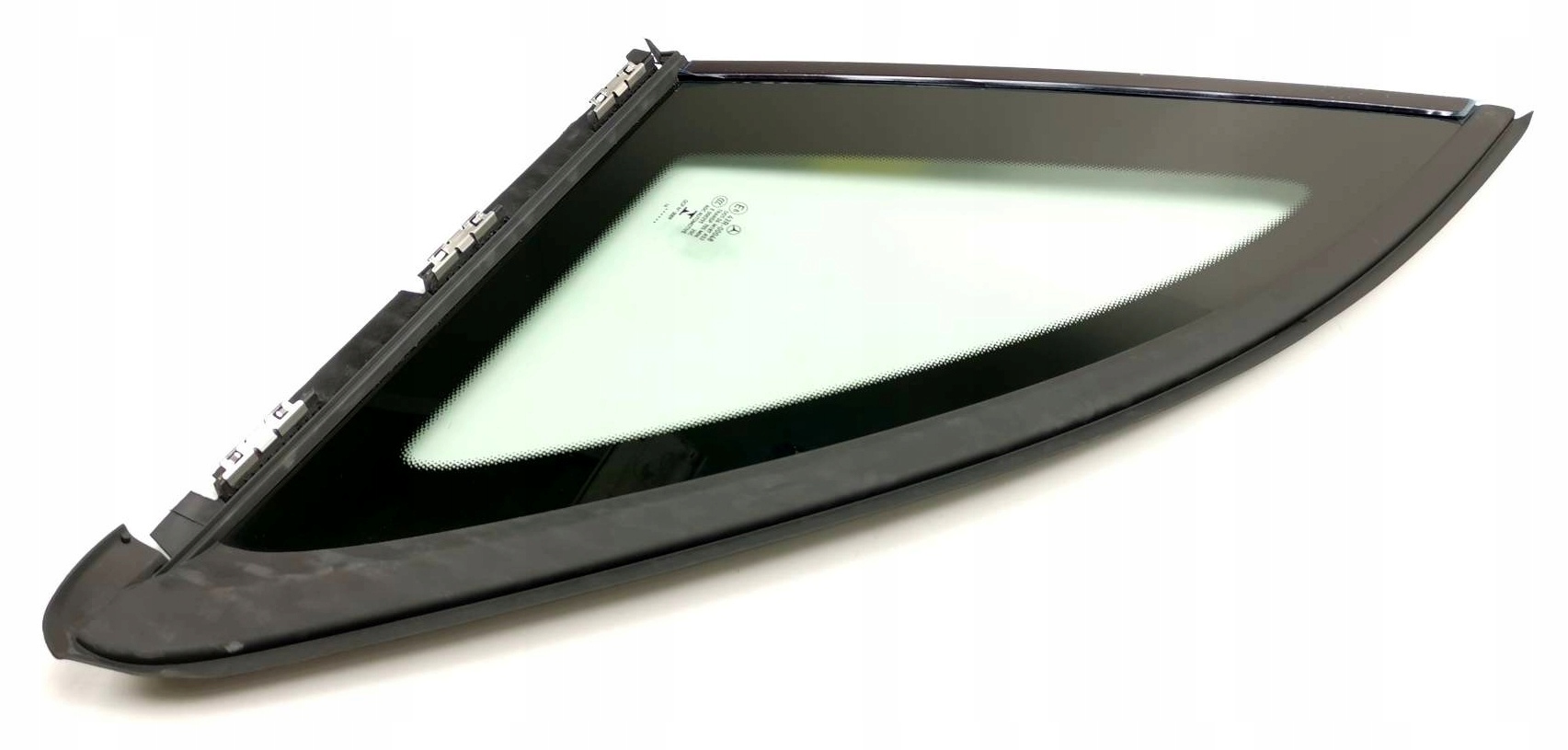 SZYBA DRZWI PRAWY TYŁ MERCEDES W246 A2466703201 Waga produktu z opakowaniem jednostkowym 5 kg