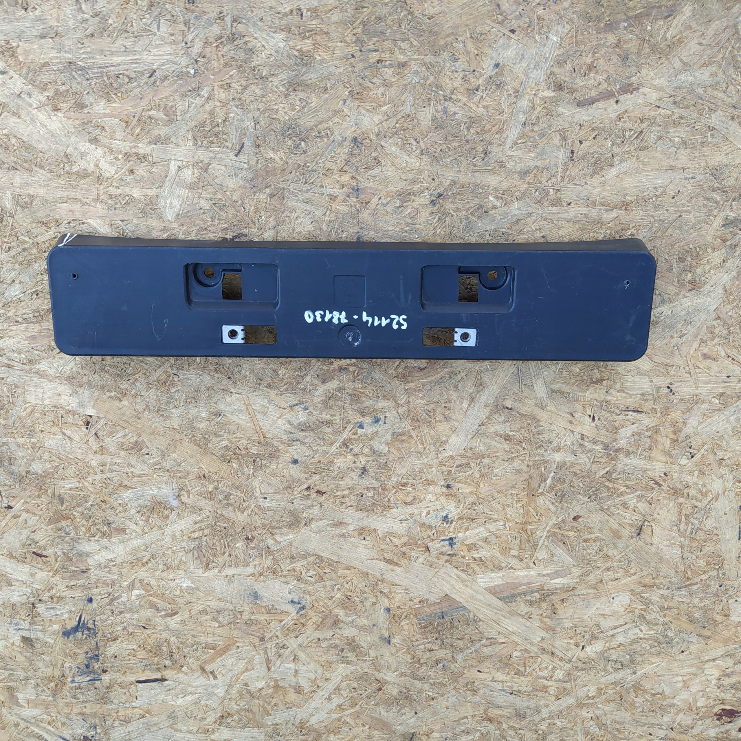 LEXUS NX 17- PODKŁADKA RAMKA POD TABLICE REJESTRACYJNĄ 52114-78130