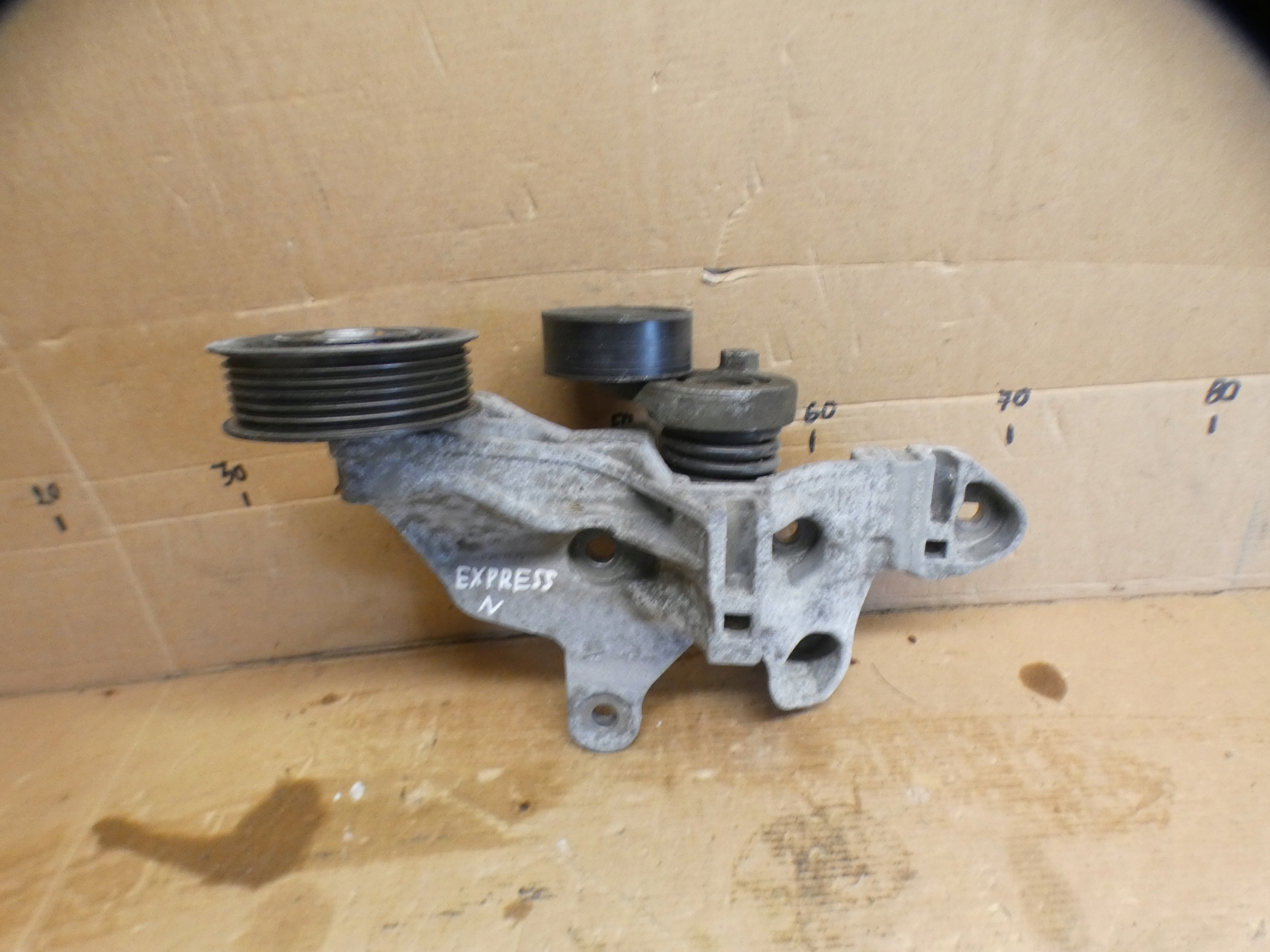 engine mount 117102273R Renault