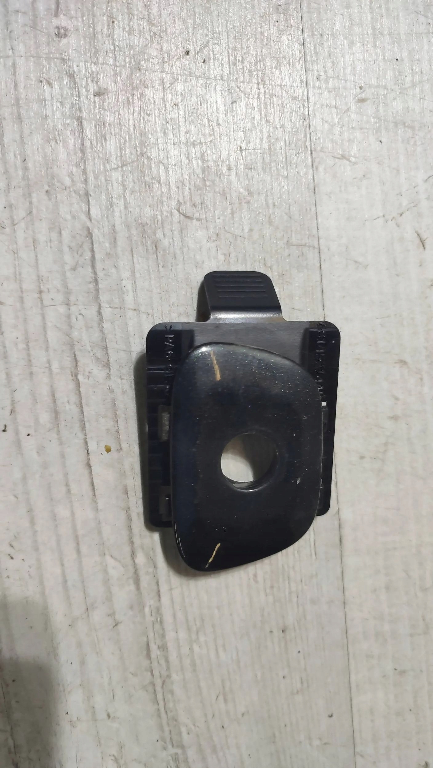 Jeep Cherokee 2015 holder bracket