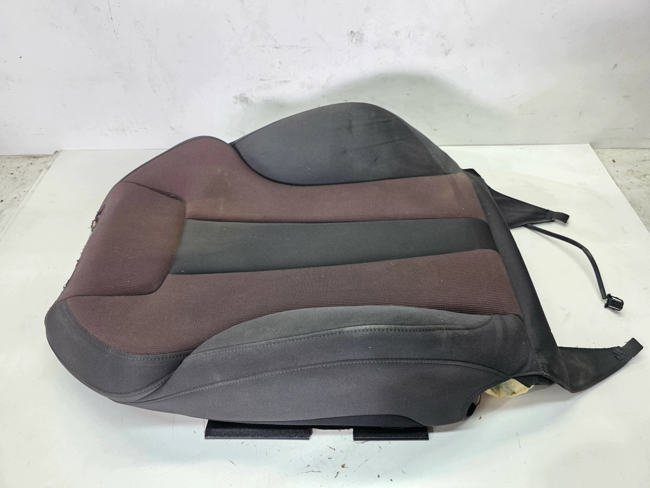 MATA GRZEWCZA SITZ links oder rechts OPARCIE AUDI A4 B9 8W0963557B