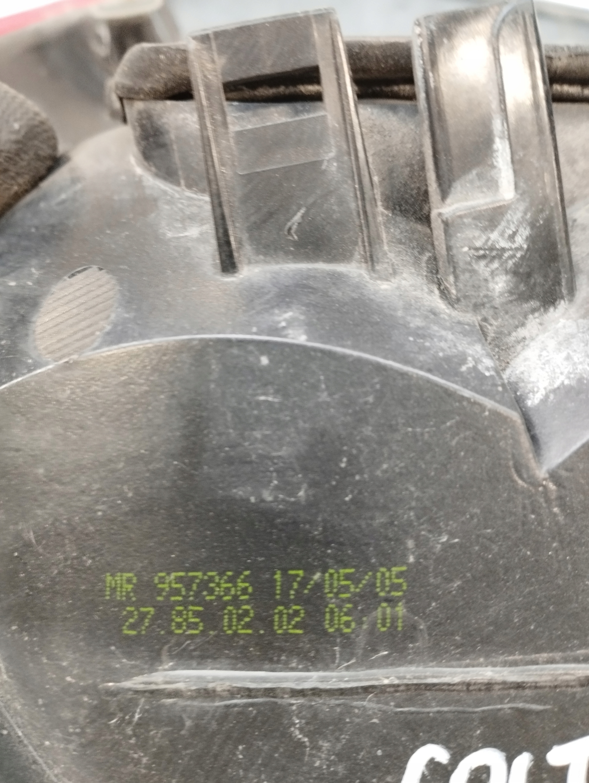 фонарь правый mitsubishi Colt Z30 2004-2012 MR957366 оригинал