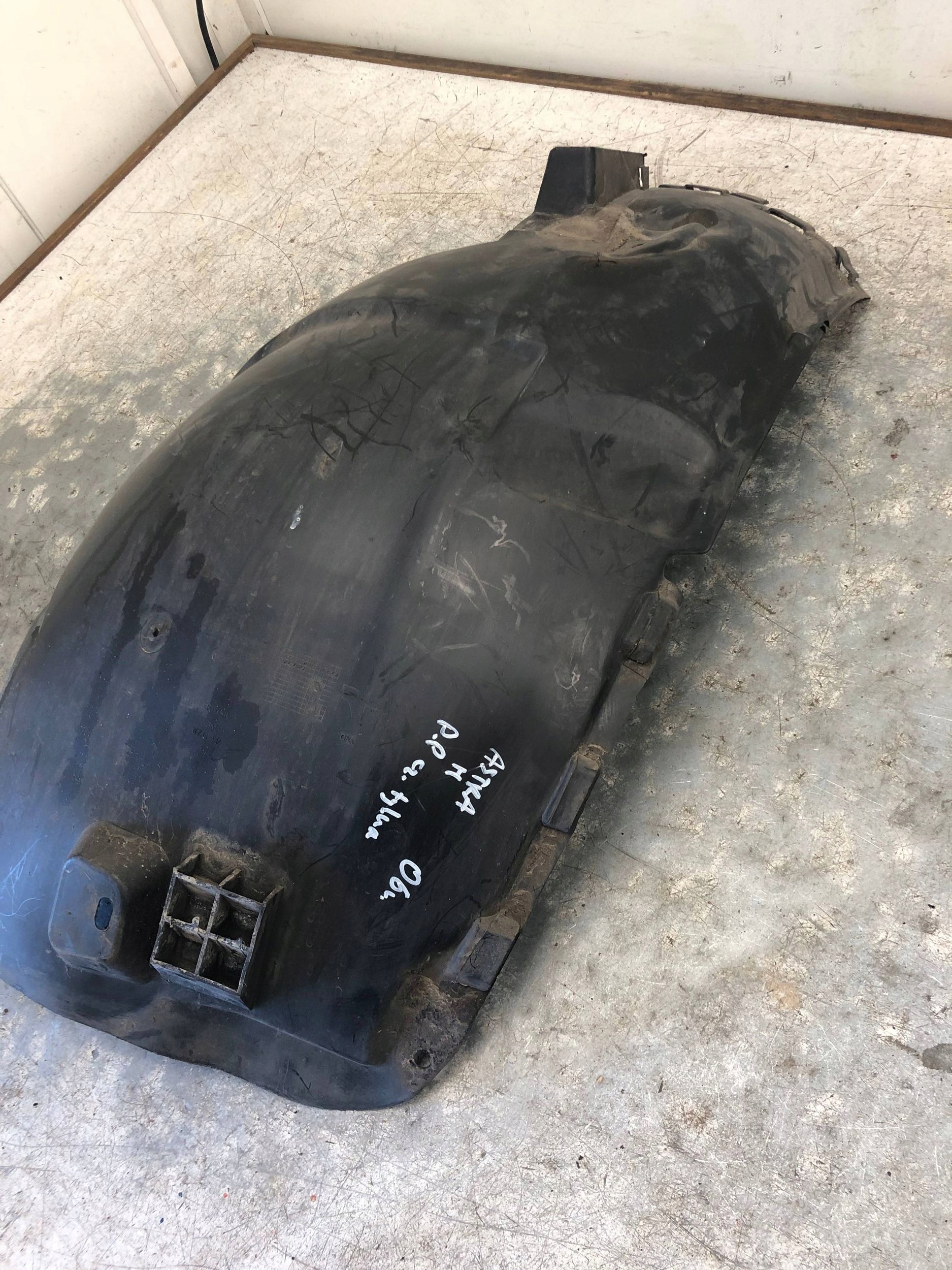 mudguard right front part rear OPEL ASTRA H 13125605