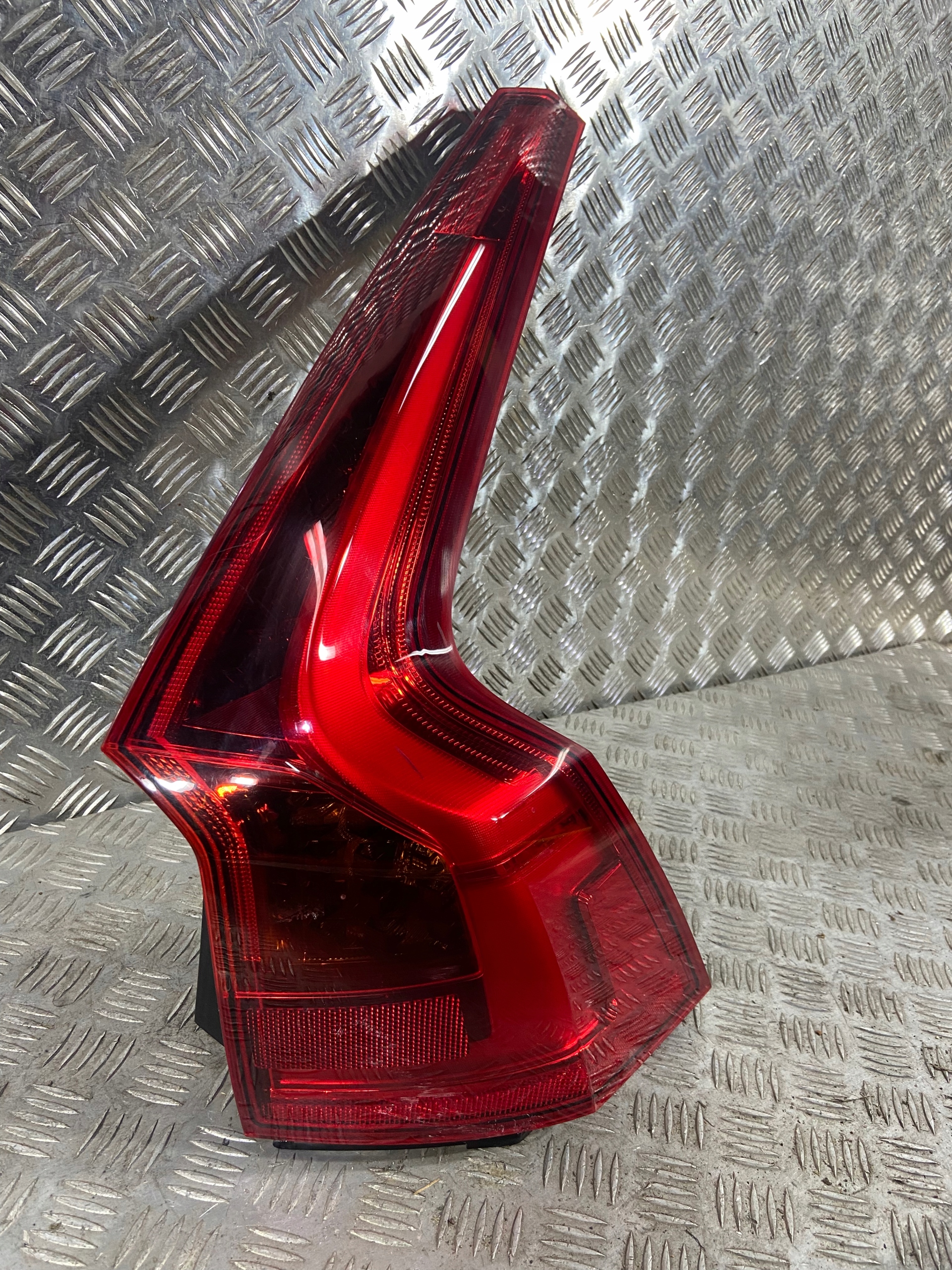 ФАРА ЗАДНЯ ЗАД. VOLVO V90 В-90 В 90