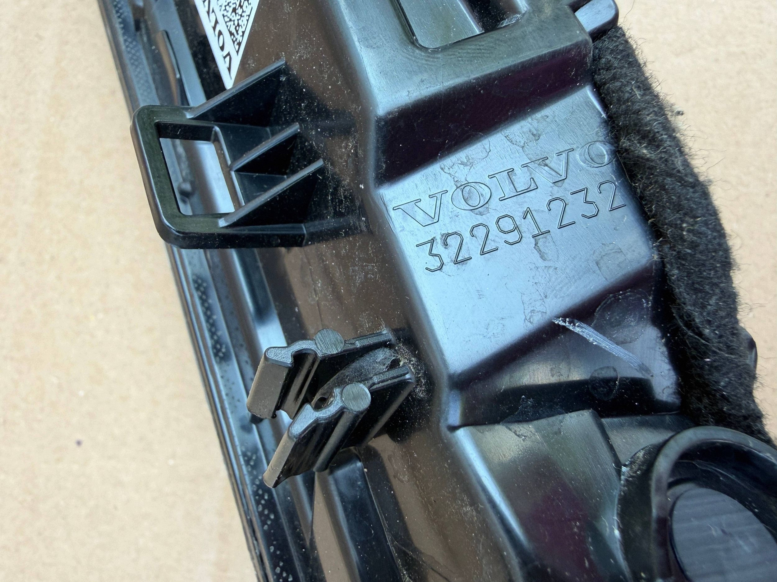 Volvo Ex90 Ex-90 24- LED light rear part upper to the bonnet left