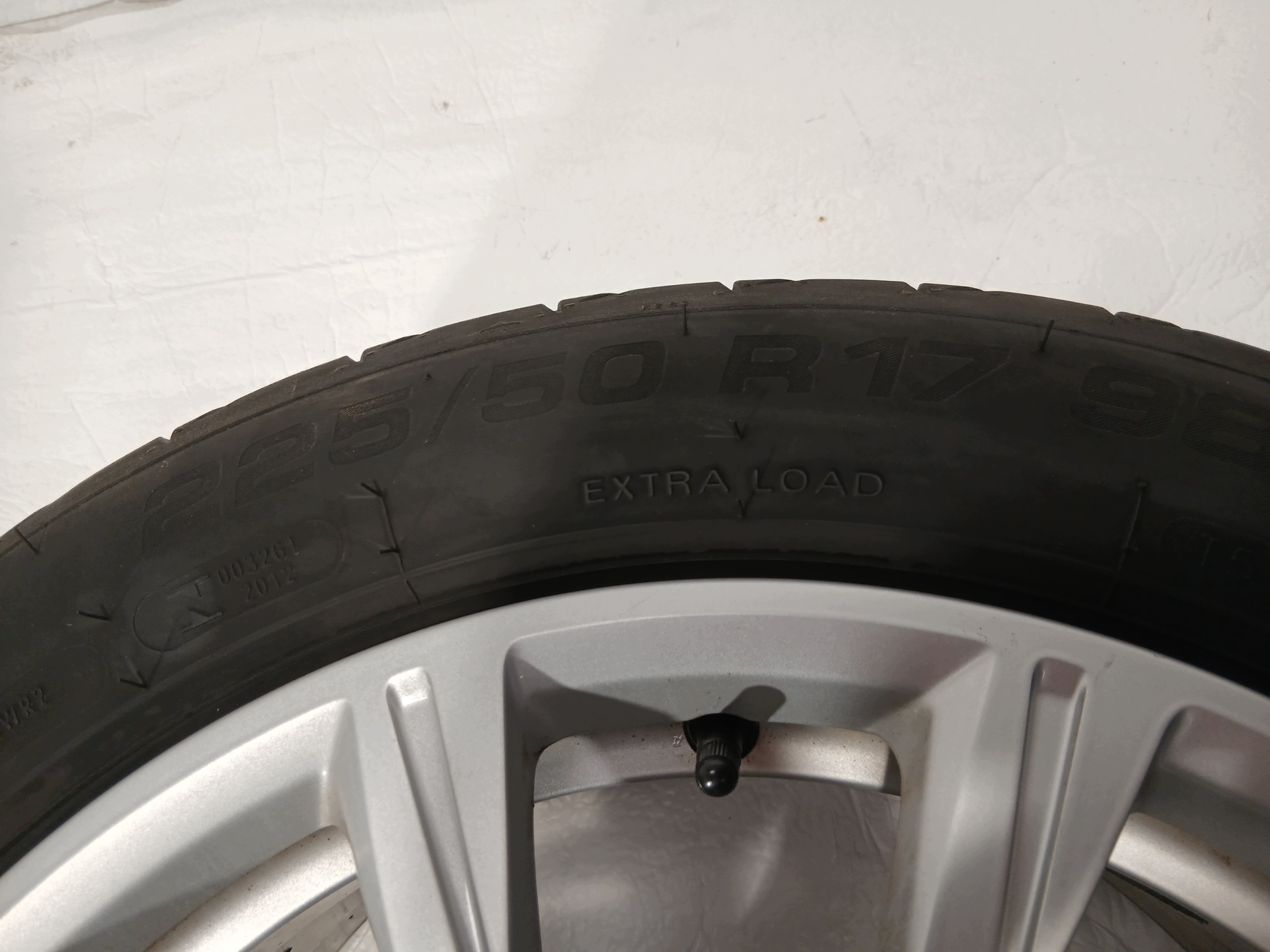 AUDI A4 B9 LIFT tyres discs wheels KOMPLET 8W0601025C