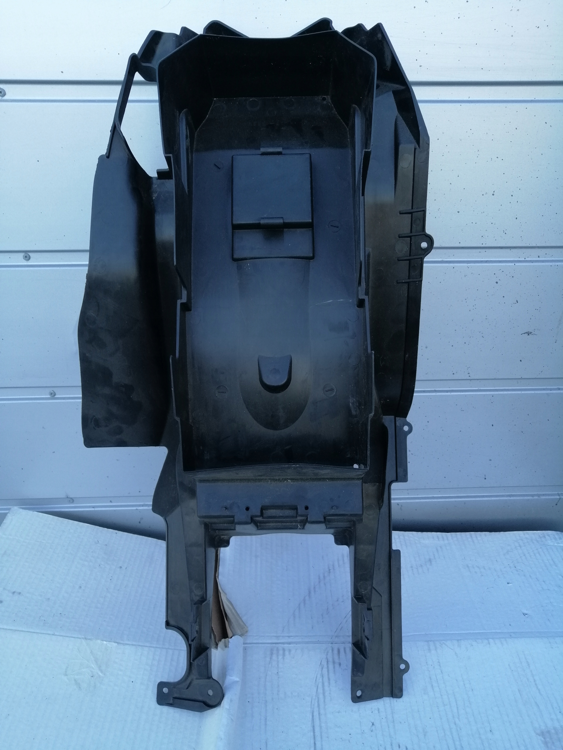 SUZUKI DL650 V-STROM BŁOTNIK TYŁ