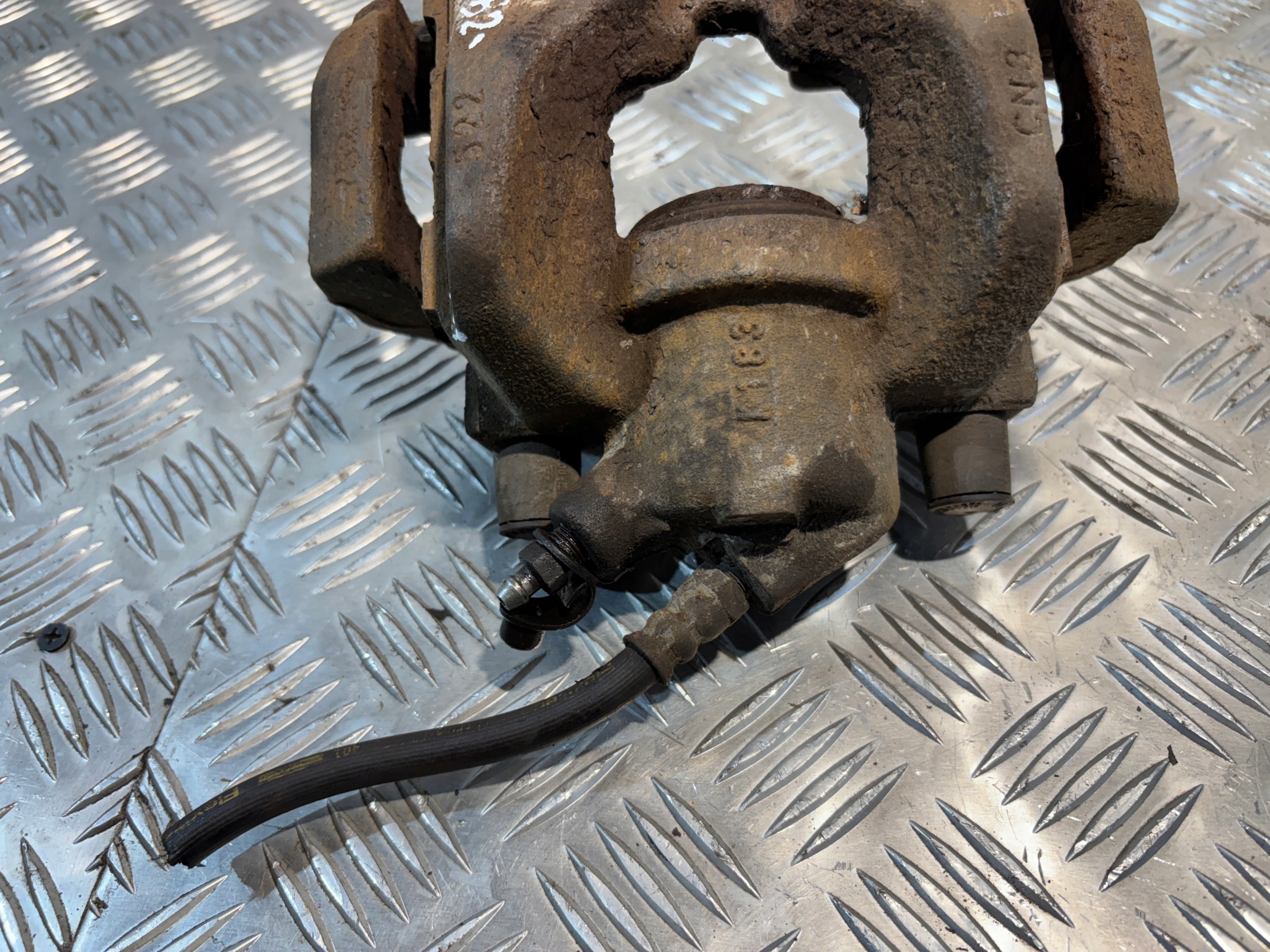 caliper brake right front BMW E91 lift 2,0B N43B20A
