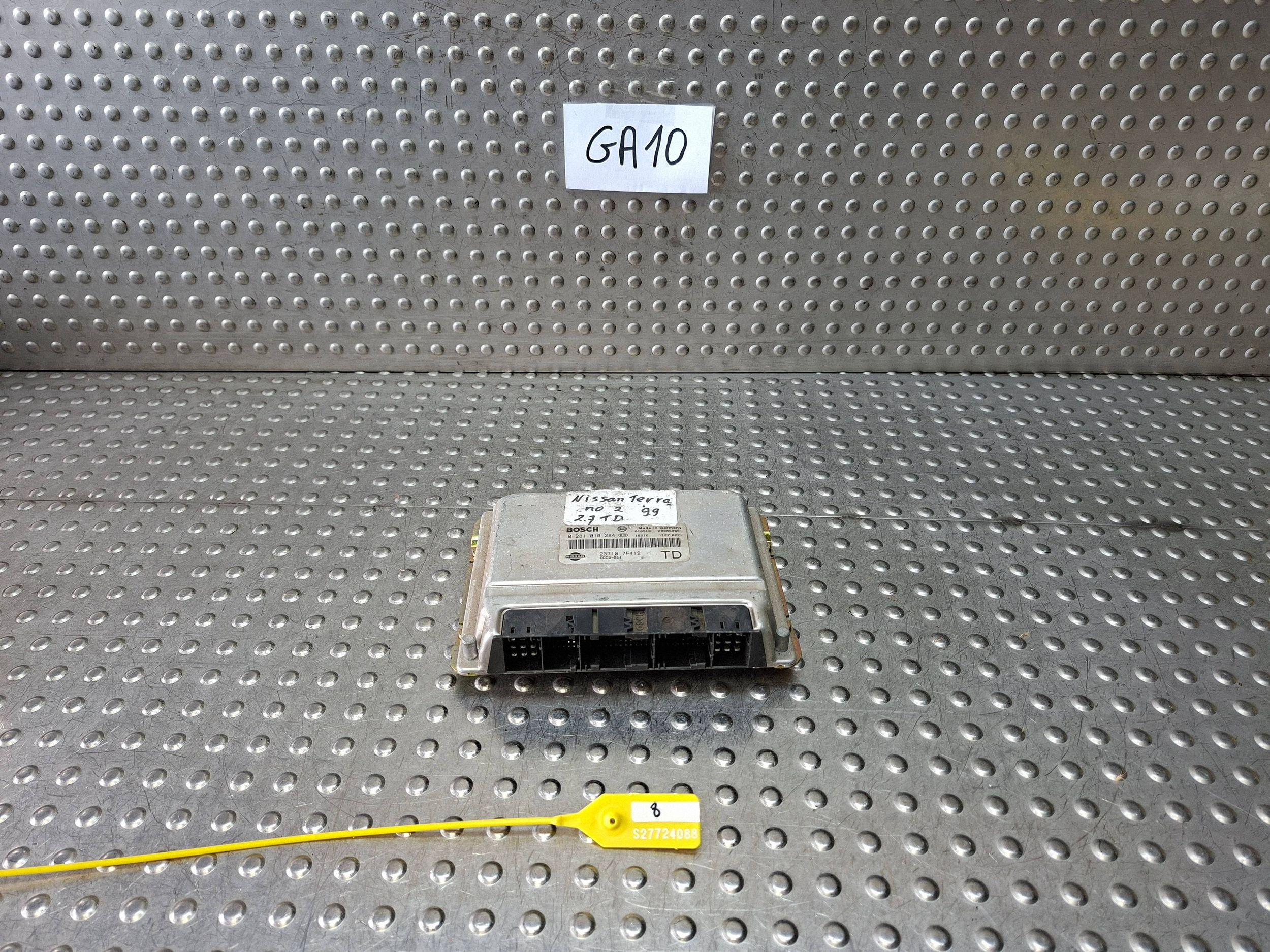 computer control unit of the engine NISSAN TERRANO II 93-04 2.7 TD 237107F412