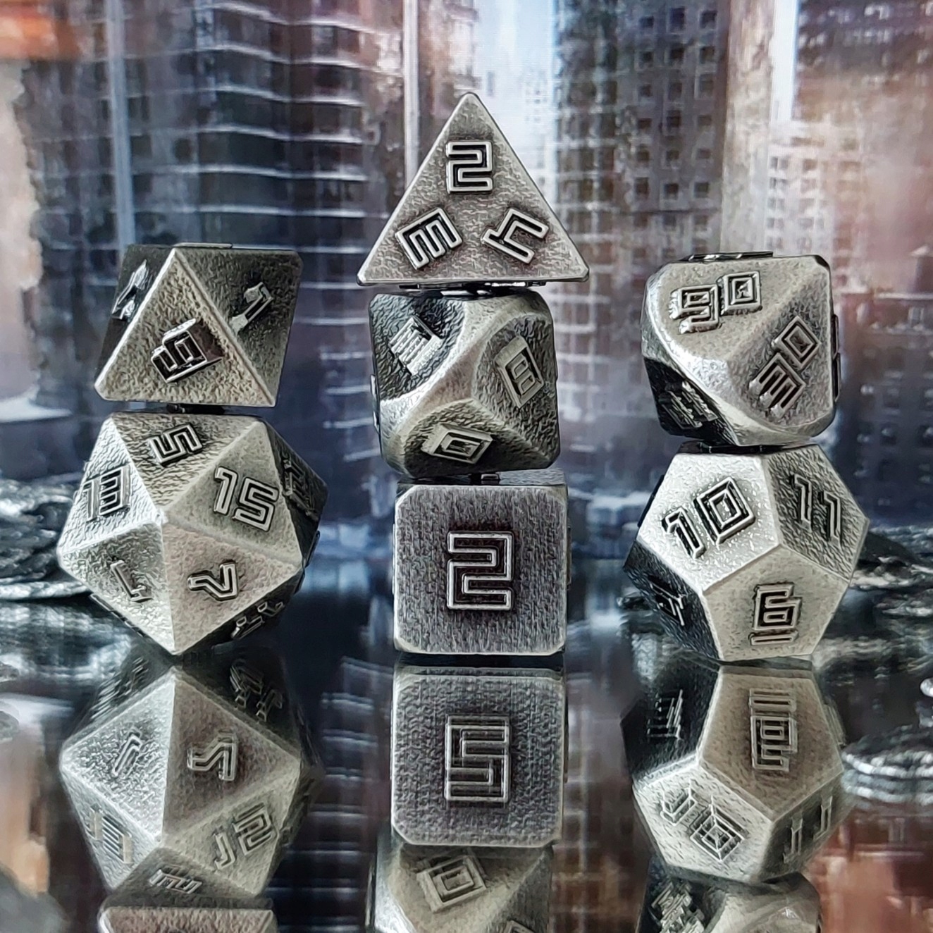 ONI NADCHODZĄ ZESTAW 7 METALOWYCH KOŚCI RPG Producent RGFK