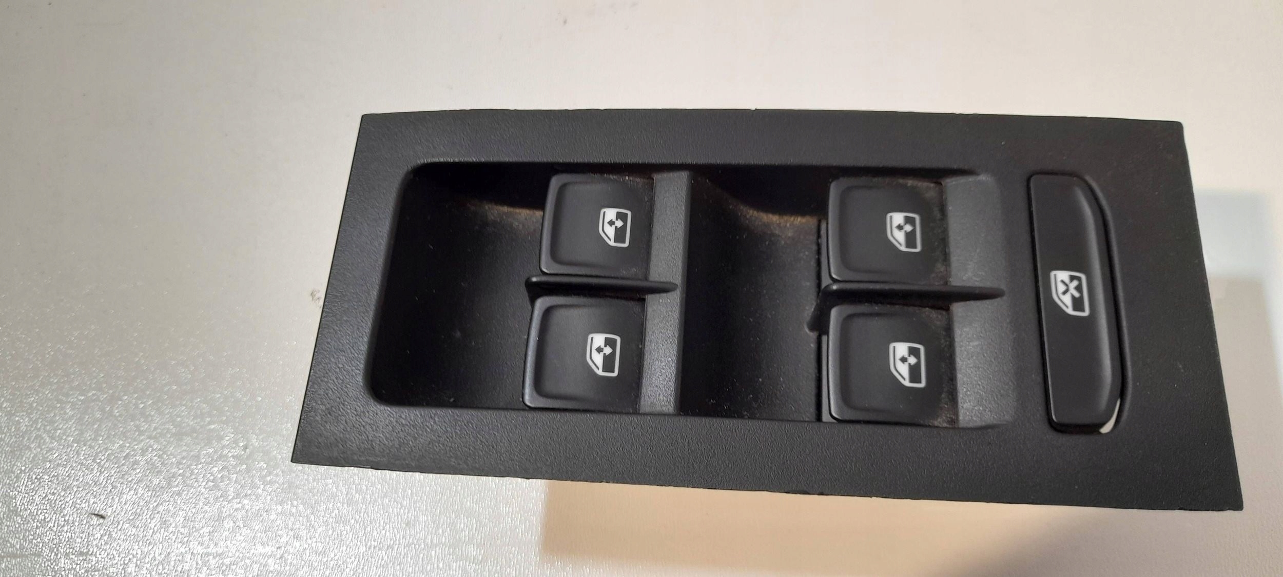Skoda Octavia III control panel of the window 5E0959857A (388)
