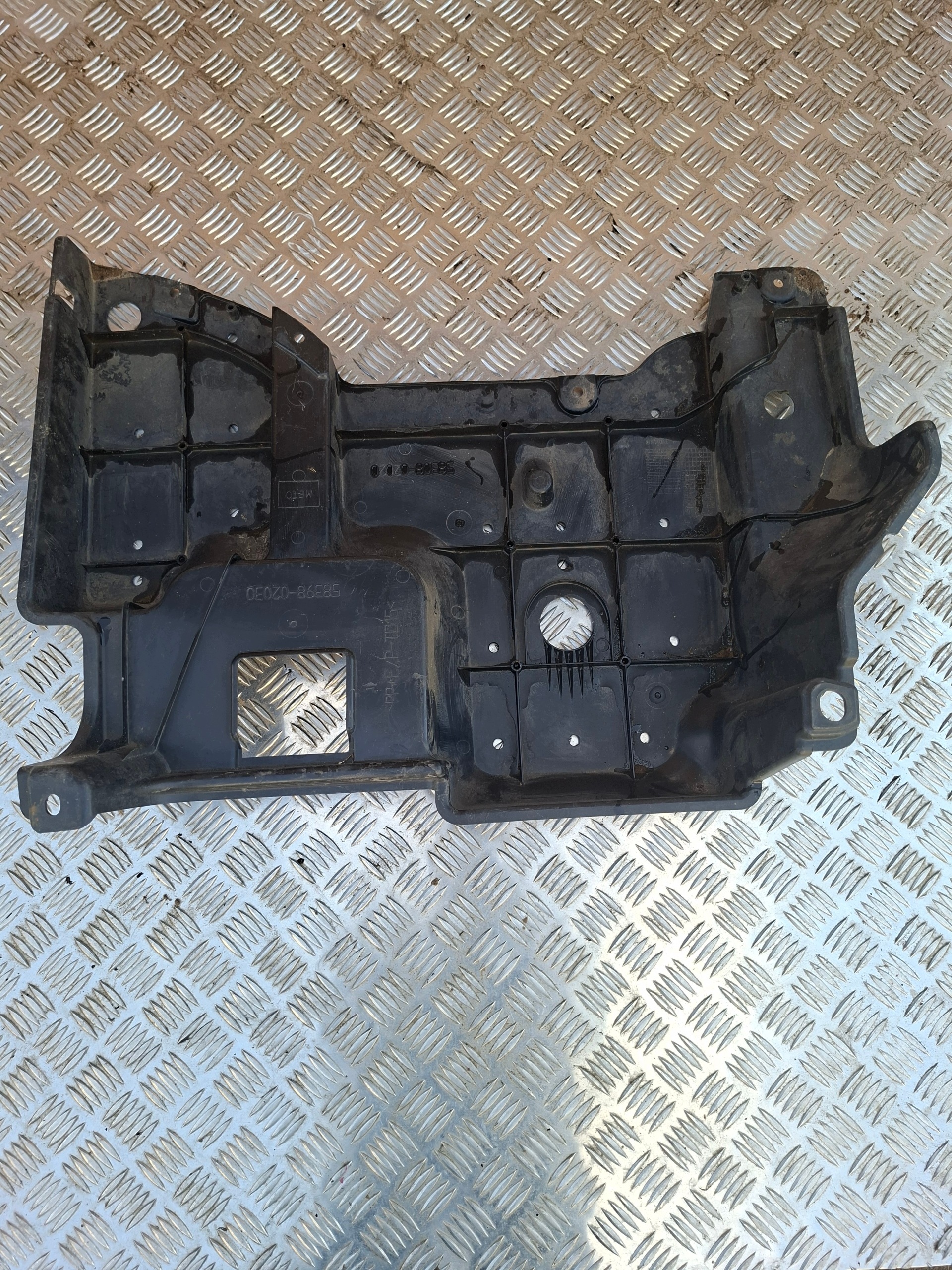 blende abdeckung unterfahrschutz heck TOYOTA AURIS II HB 5830802020