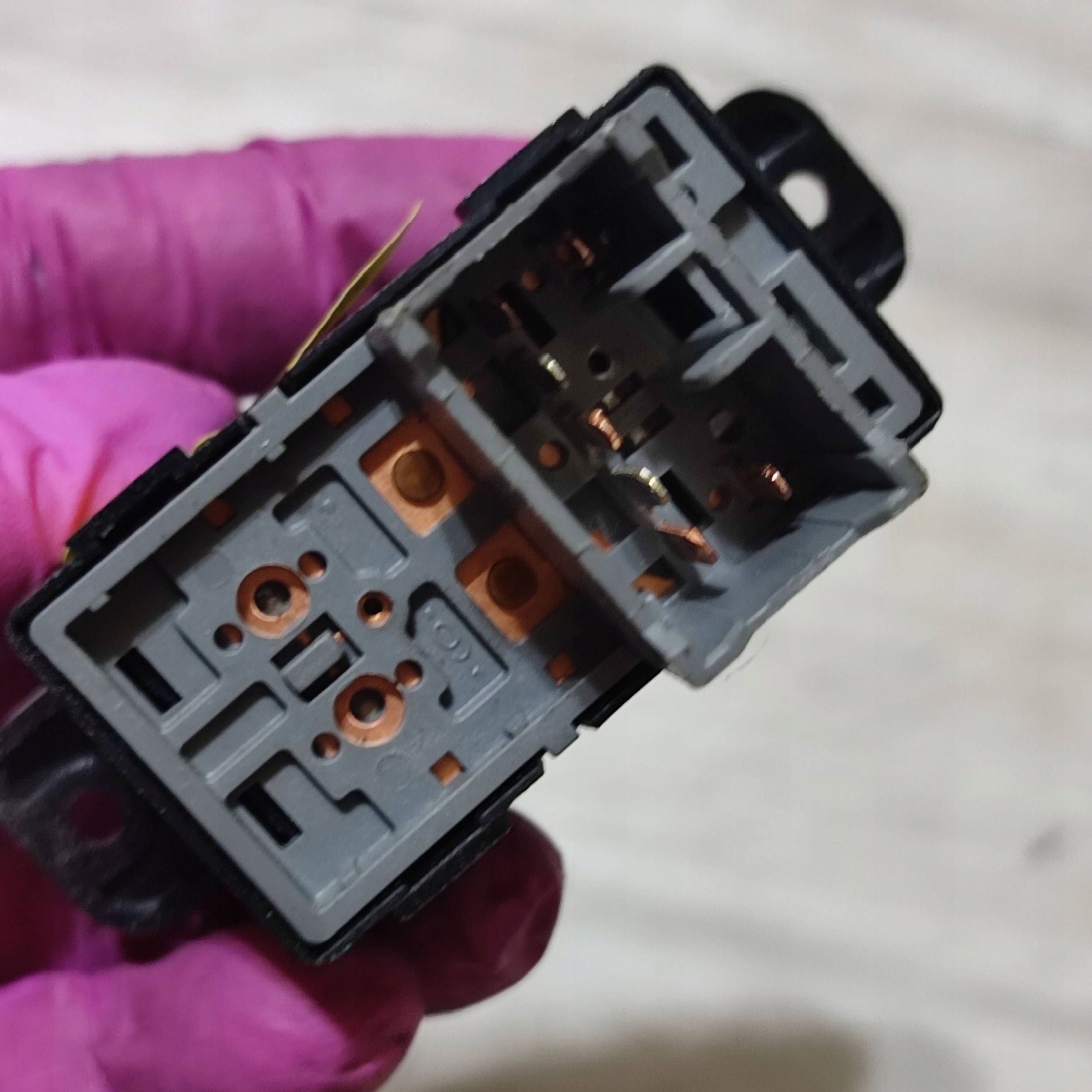 window control switch Hyundai i20 93580C7020