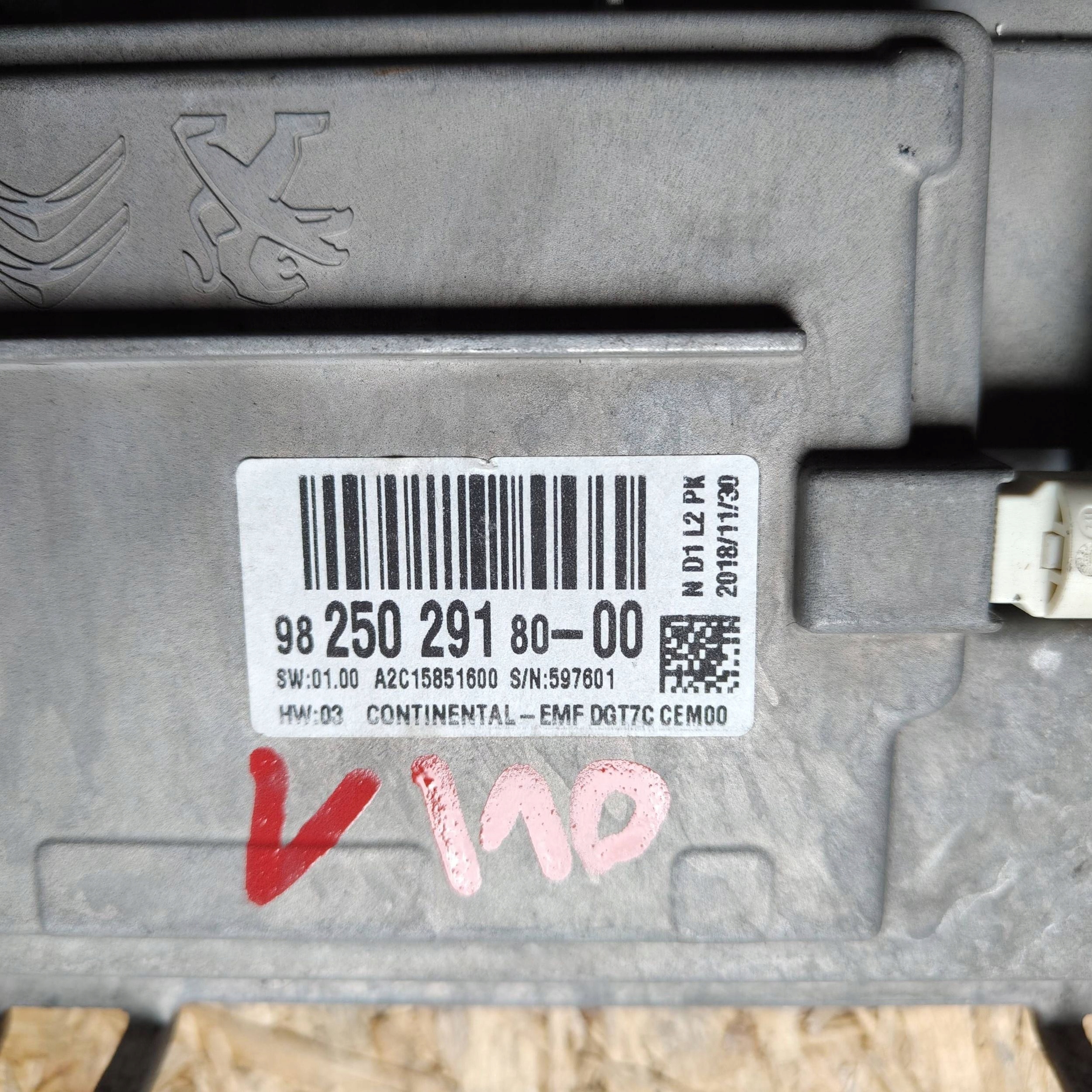 Schermo Peugeot 2008 e 9825029180