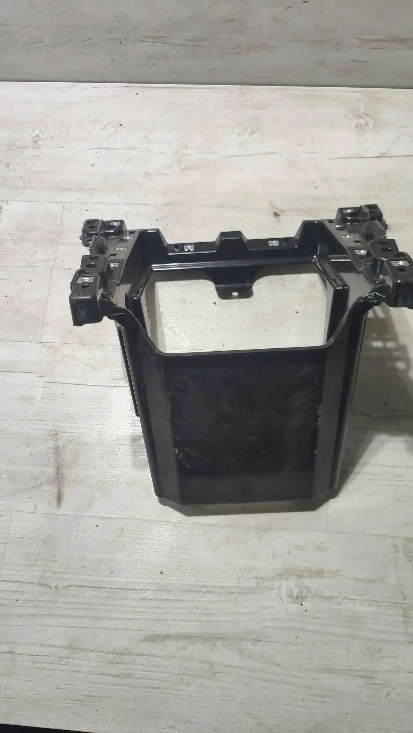 Ford Mondeo MK5 16r 2.0TDCi Support plaque radia