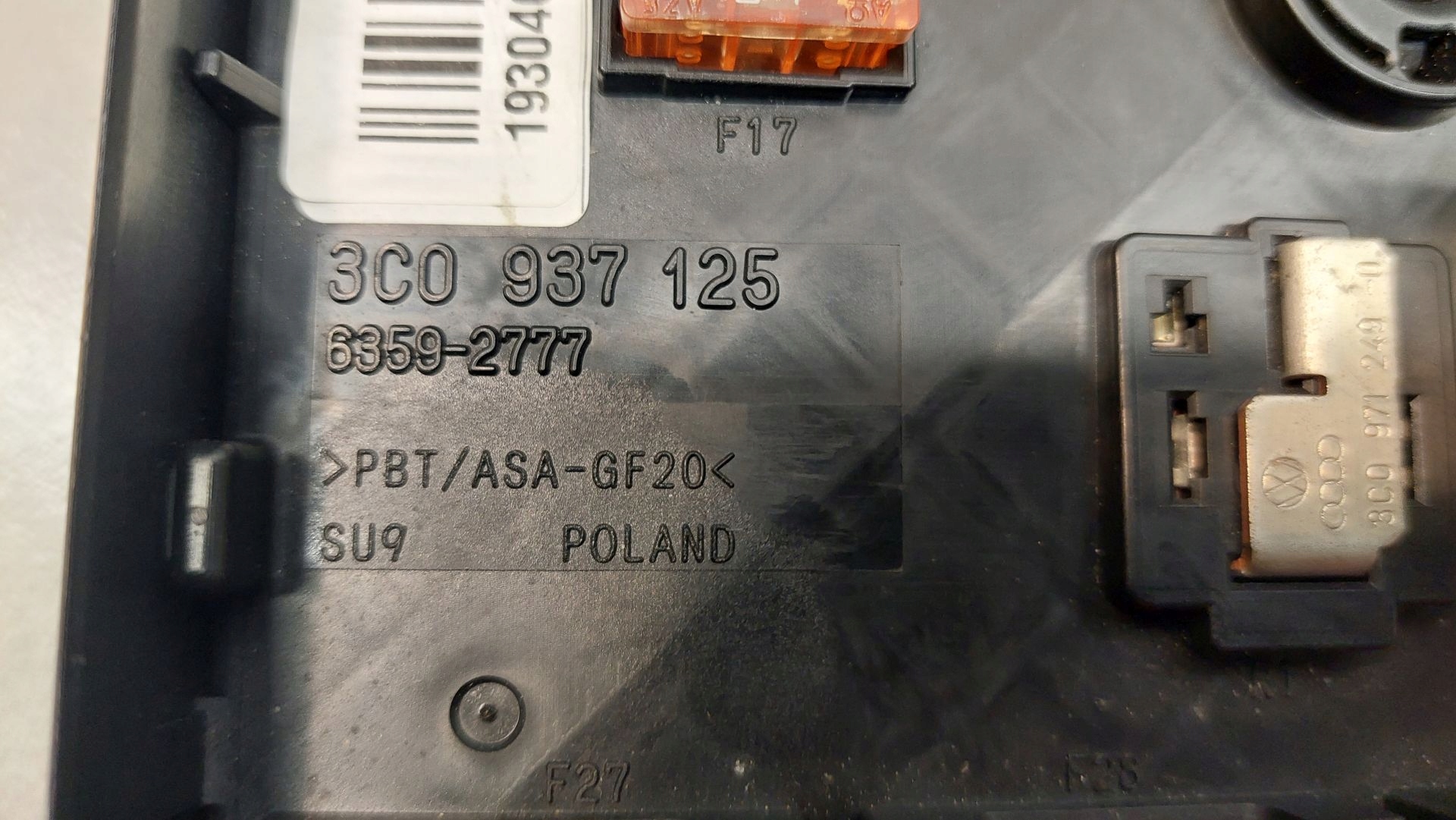 Kasten der Sicherungen PASSAT B6 1.9 TDI 3C0937125