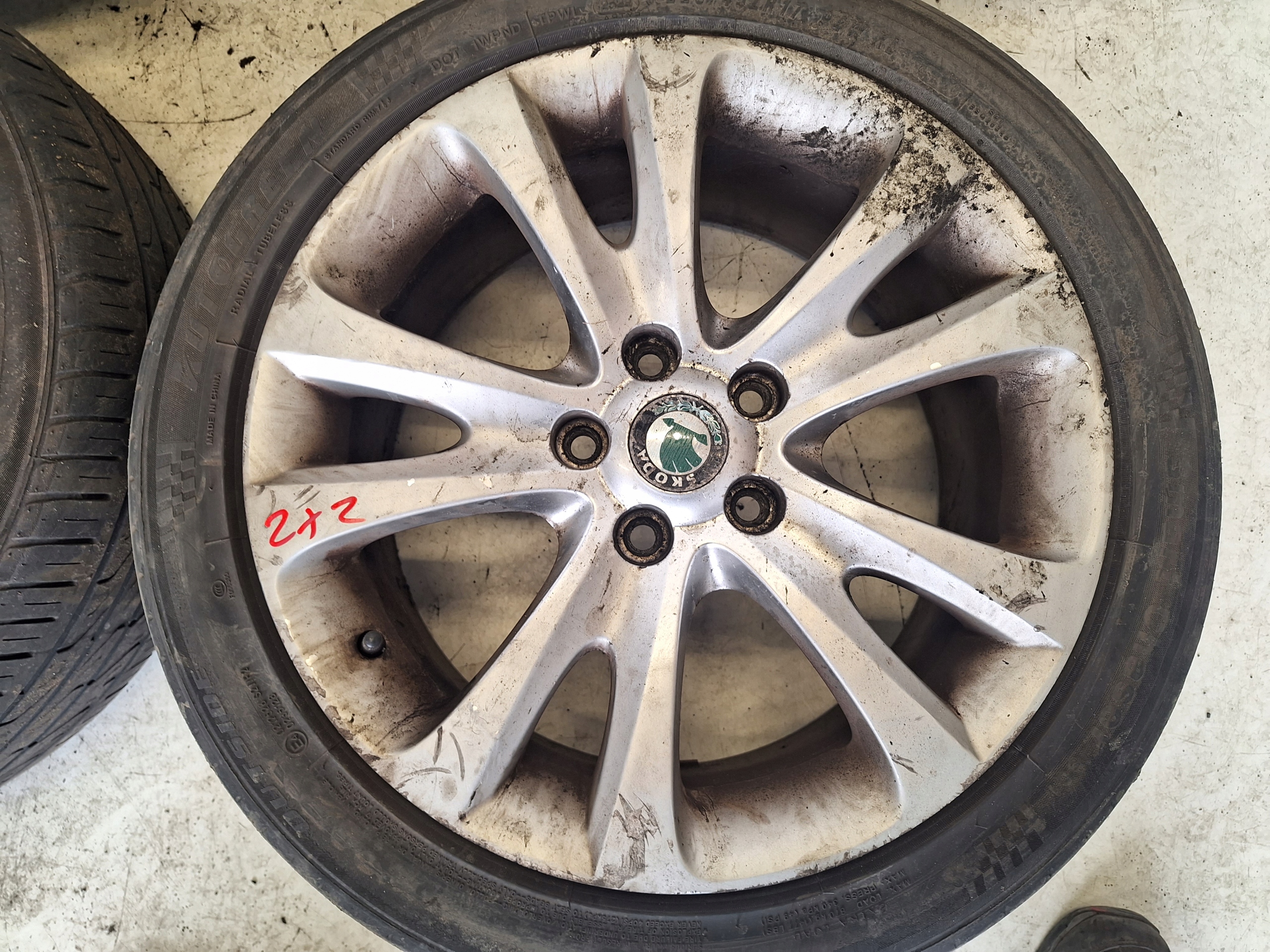 SKODA SUPERB II 3T 08-13 discs + tyres 225/45 R17