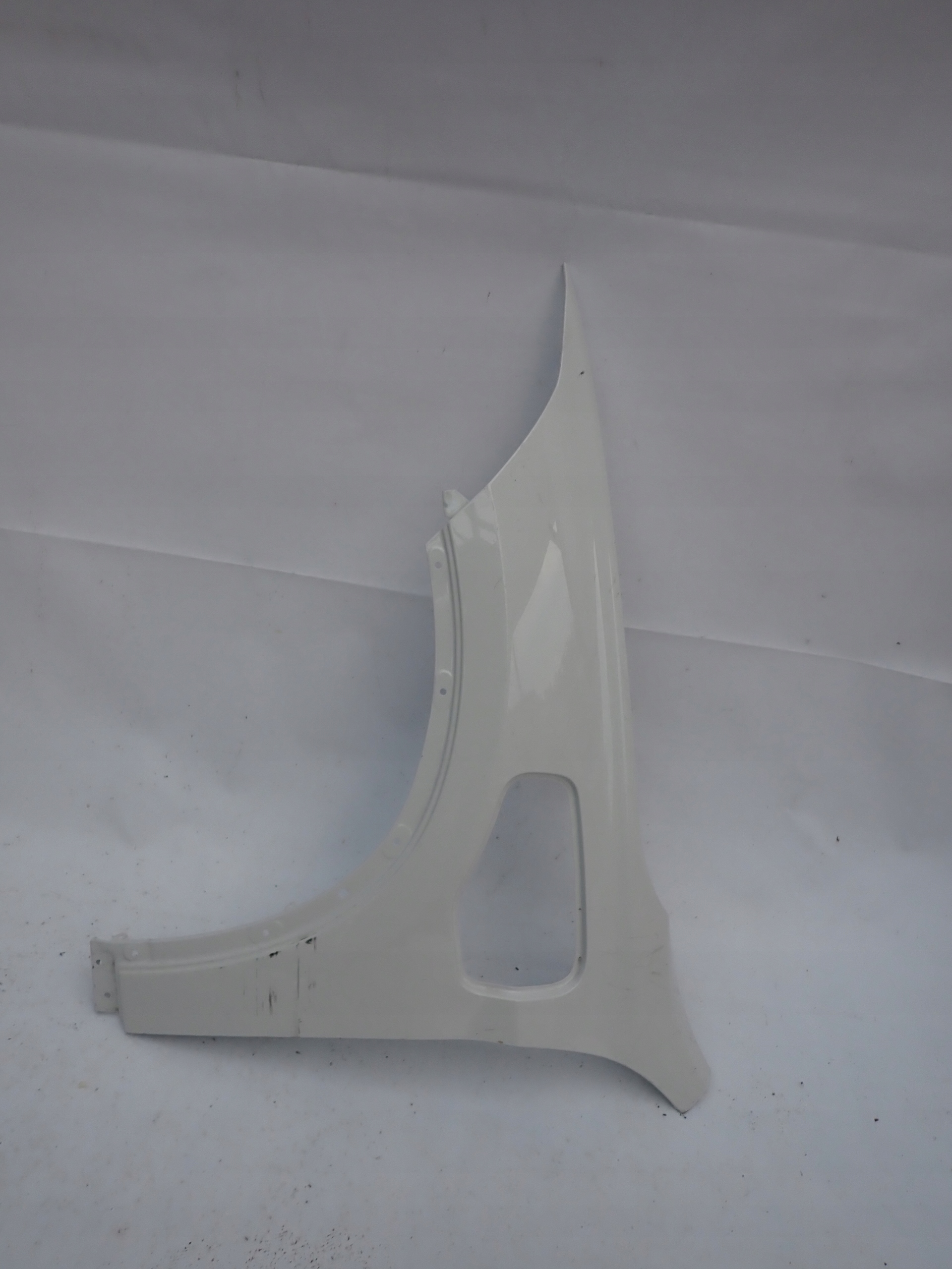 BMW X1 F48 HYBRYDA 15- fender left front front