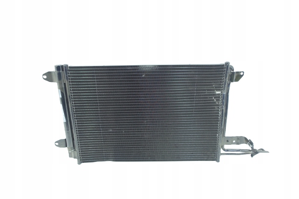 324 000P - РАДІАТОР КОНДИЦІОНЕРА GOLF IV V VI CADDY TOURAN
