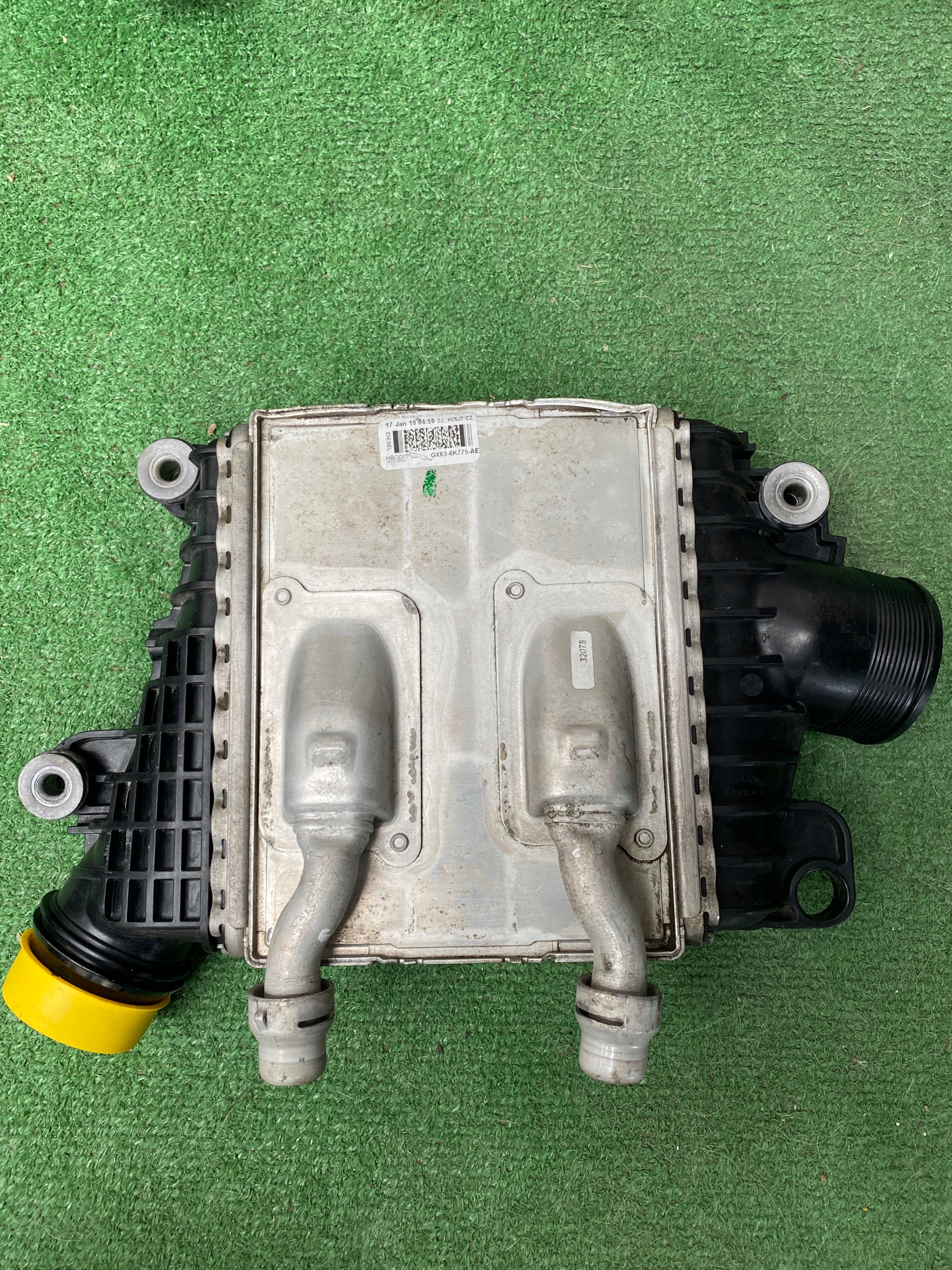 VELAR L560 2,0 DIESEL CHŁODNICA INTERCOOLERA