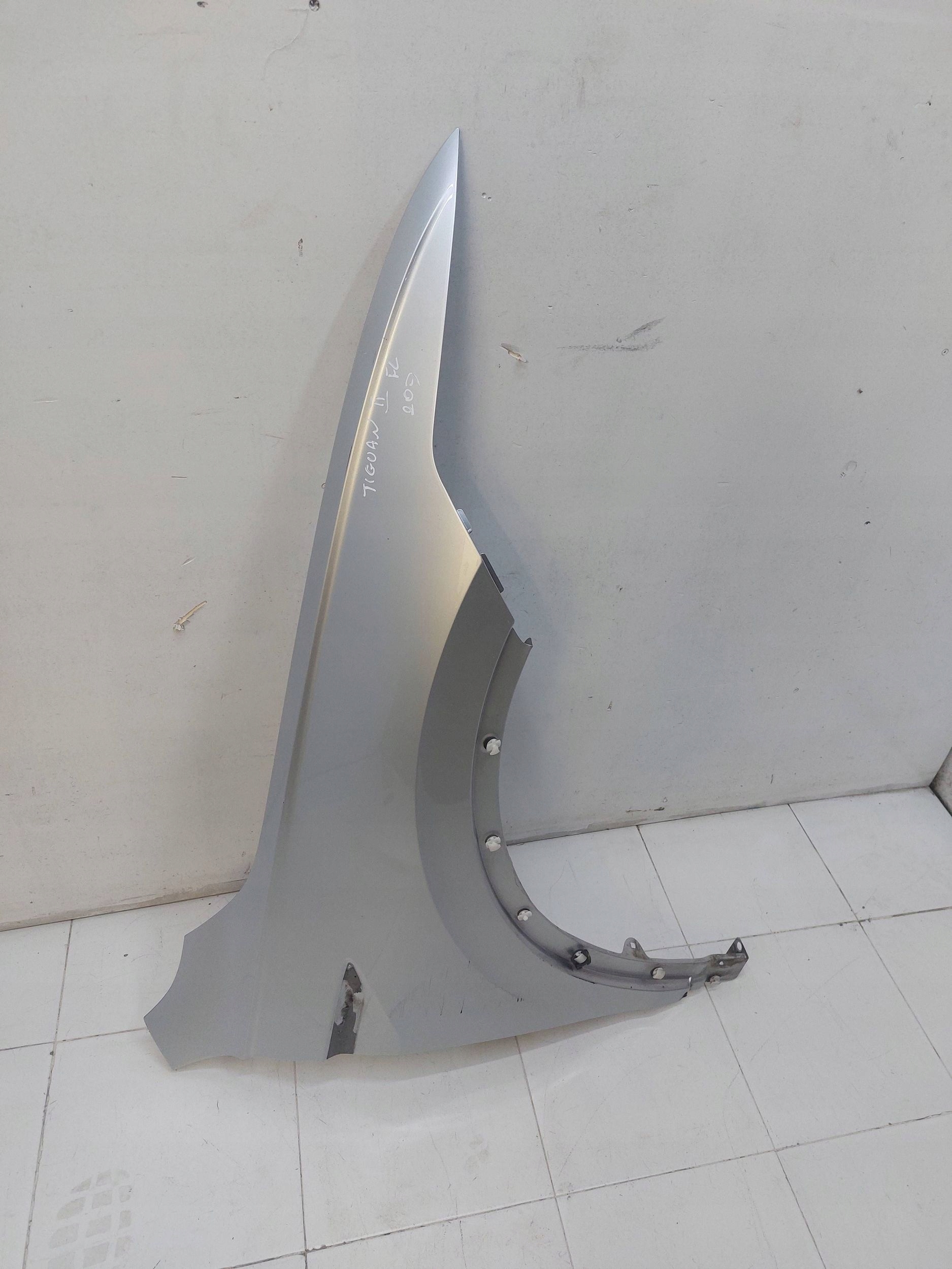 VW TIGUAN II 5NA LIFT 20r- fender front right front original