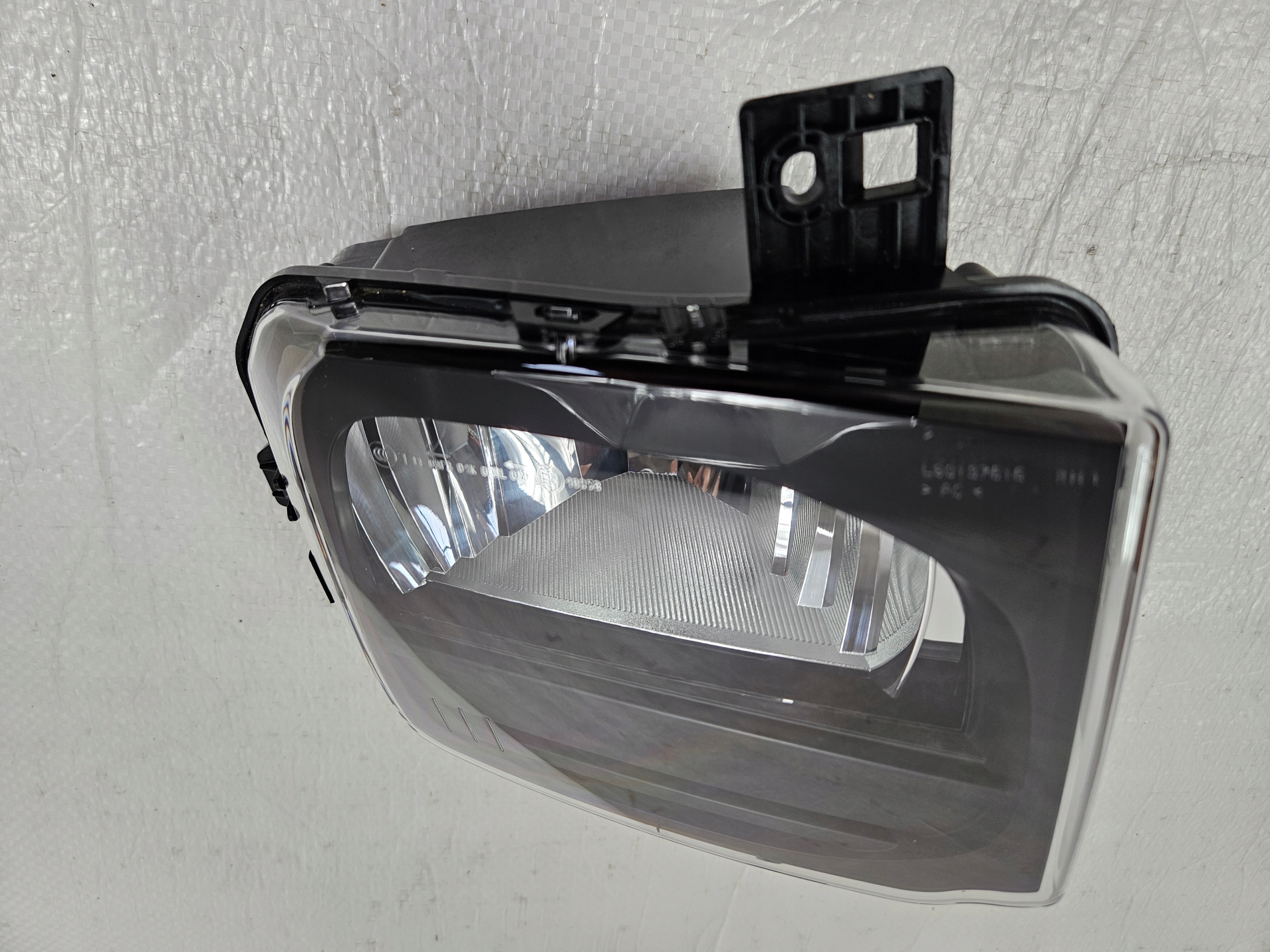 свет противотуманки ГАЛОГЕН правый vw и 1 2018- 2GM941662