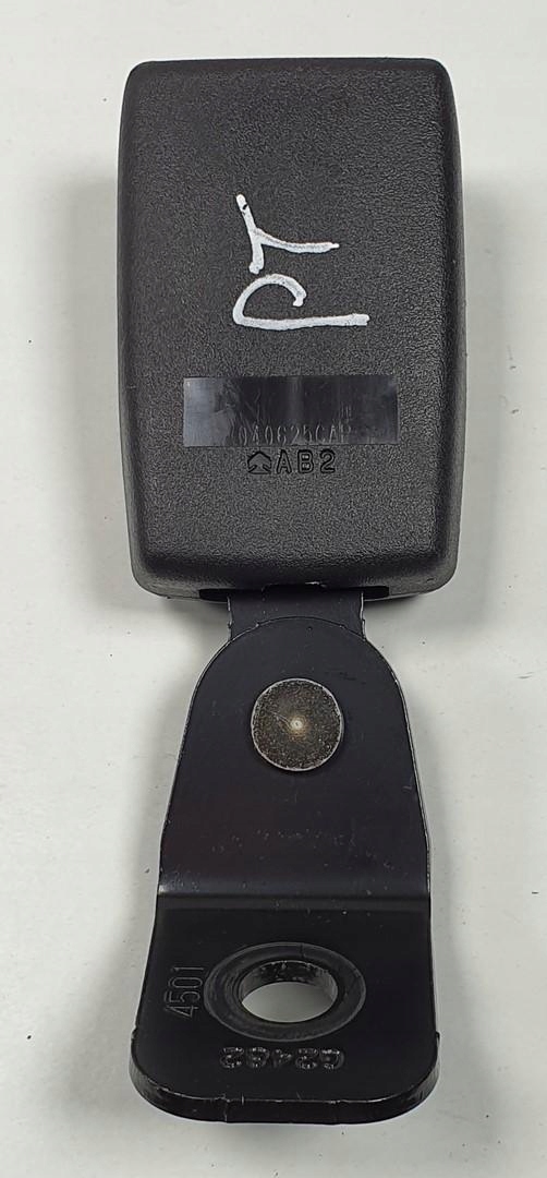 ремень безопасности задний правый mazda