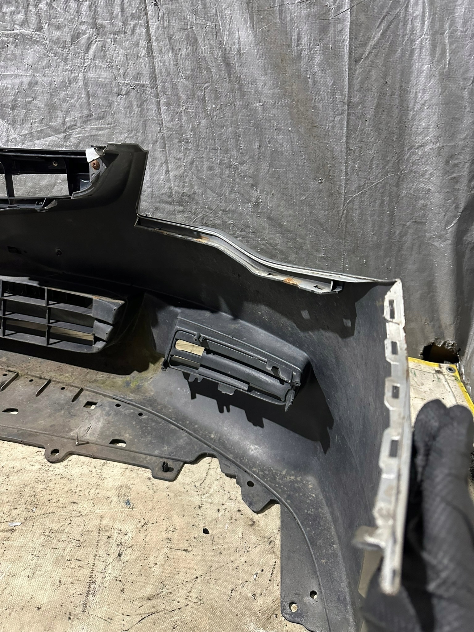 bumper front HONDA CIVIC VIII sedan NH700M