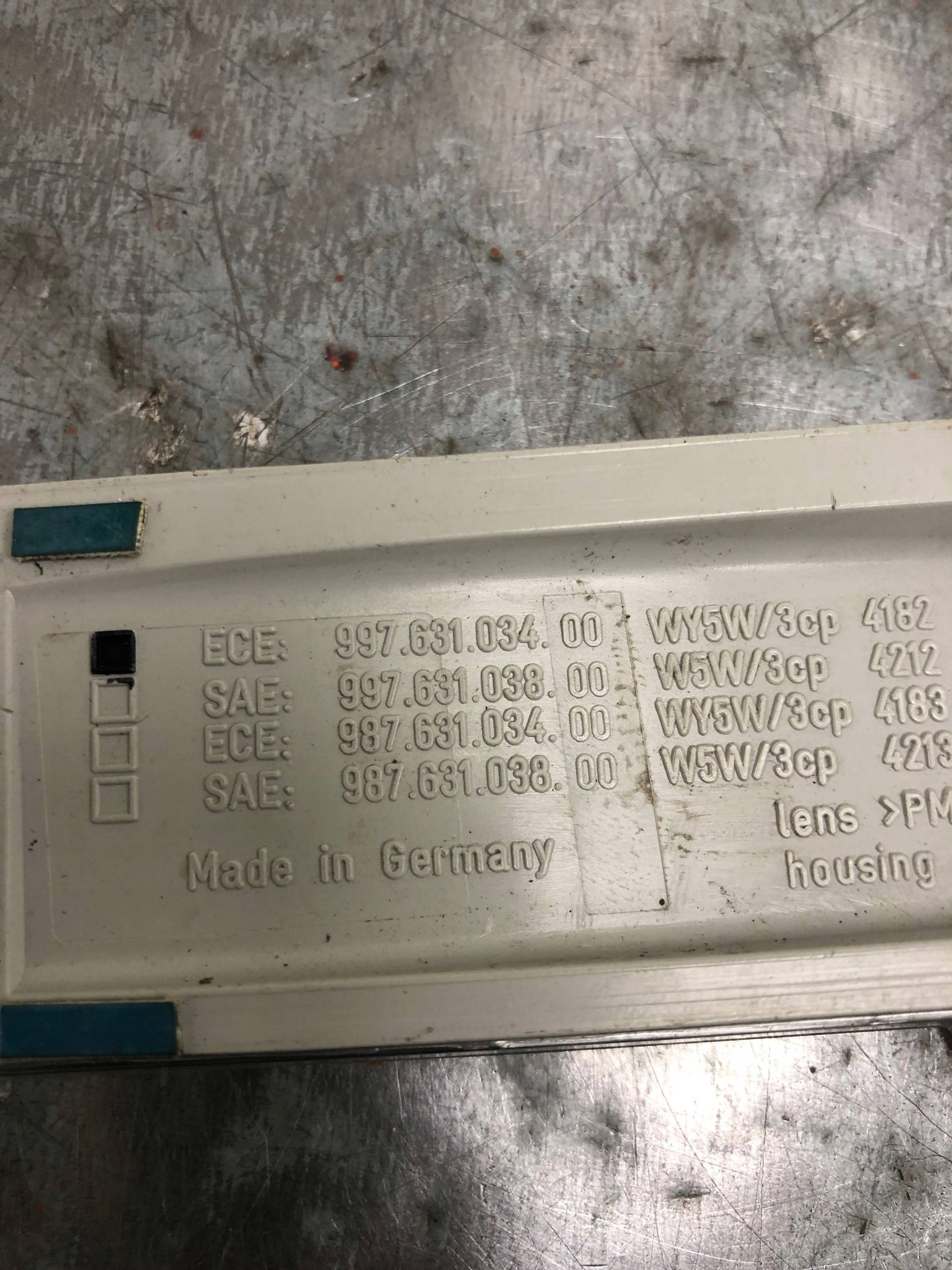 indicator right front PORSCHE 997 99763103400