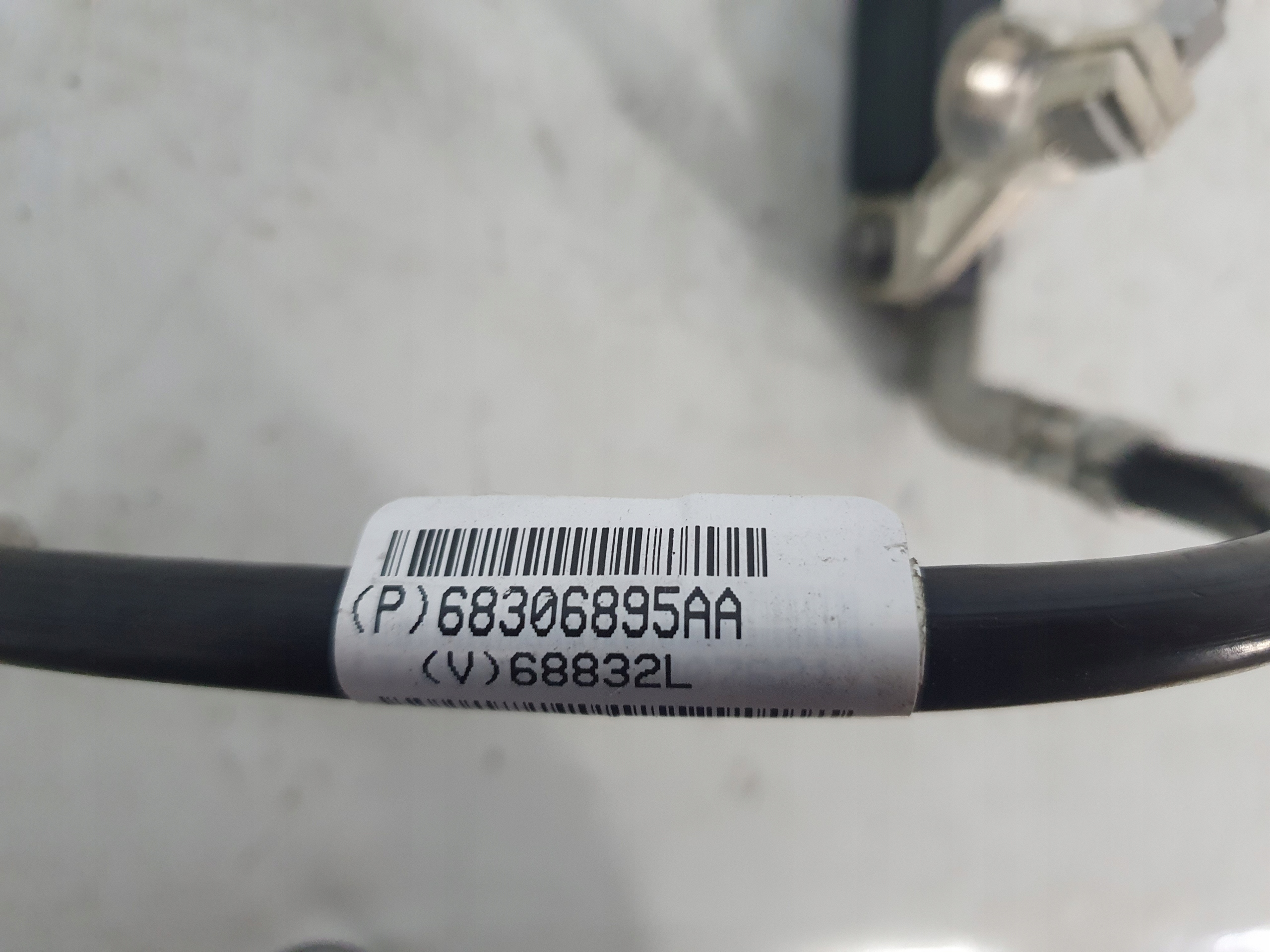 DODGE CHARGER CHALLENGER 2015- Batteriemanagement Sensor AKUMULATORA 68306895AA