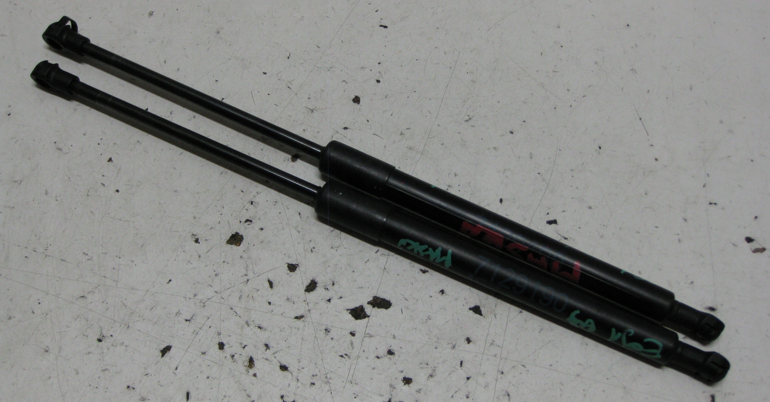 BMW E91 2.0 D 09R SILOWNIKI bonnets KOMPLET 7129190