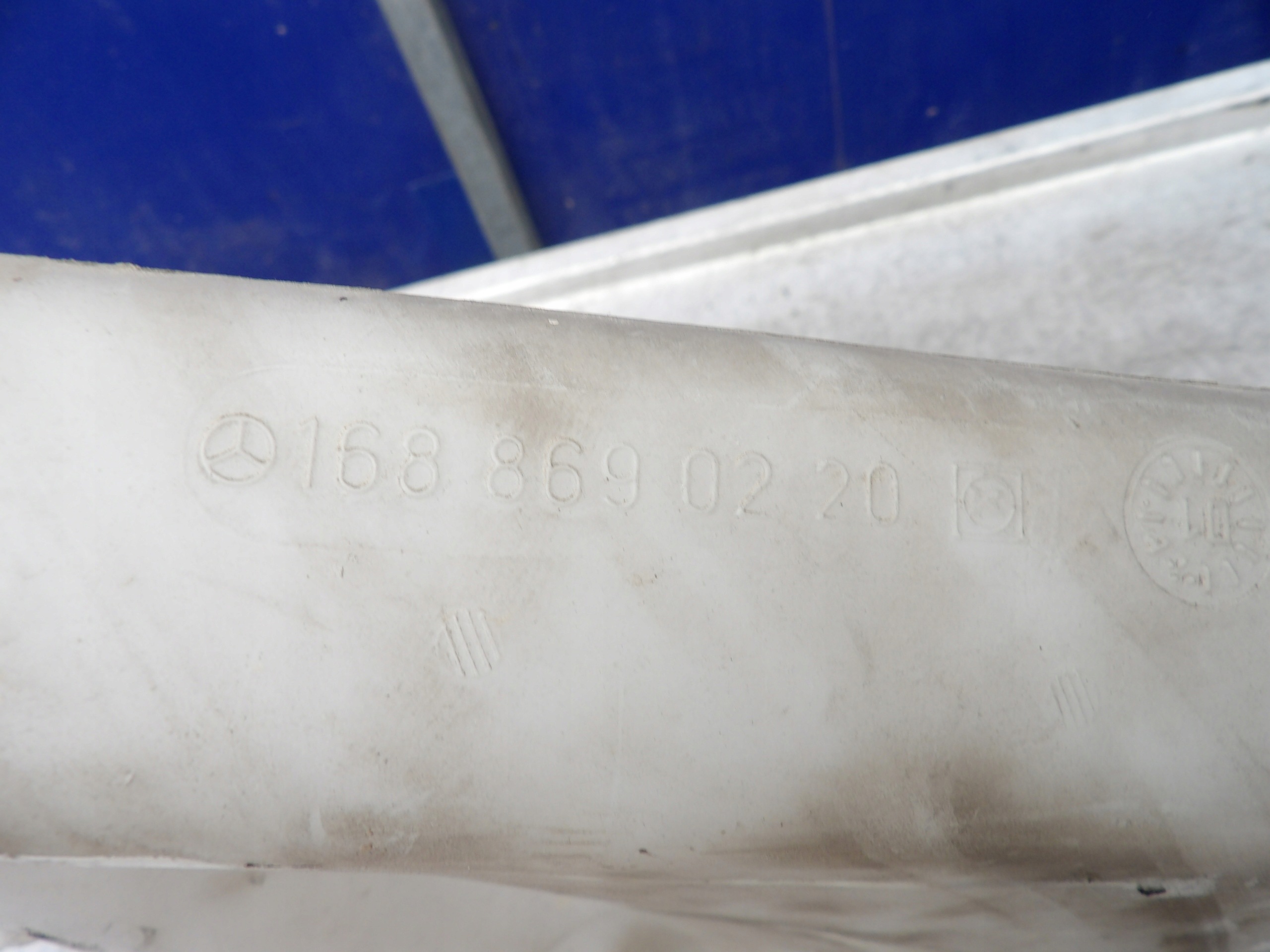 Mercedes A 140 washer fluid tank