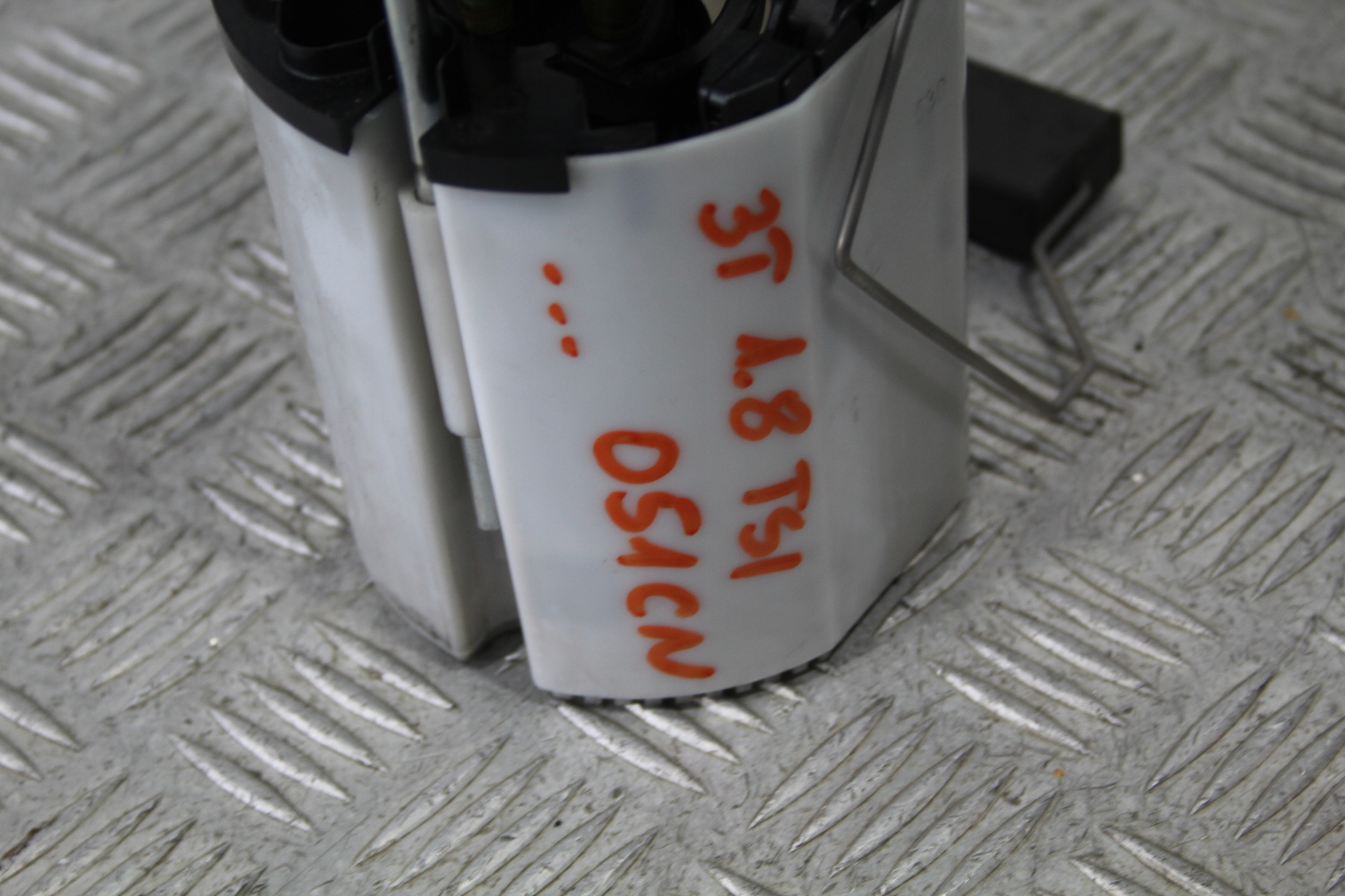 feed pump SUPERB II 2 3T0 3T9 LIFT 1K0919051CN