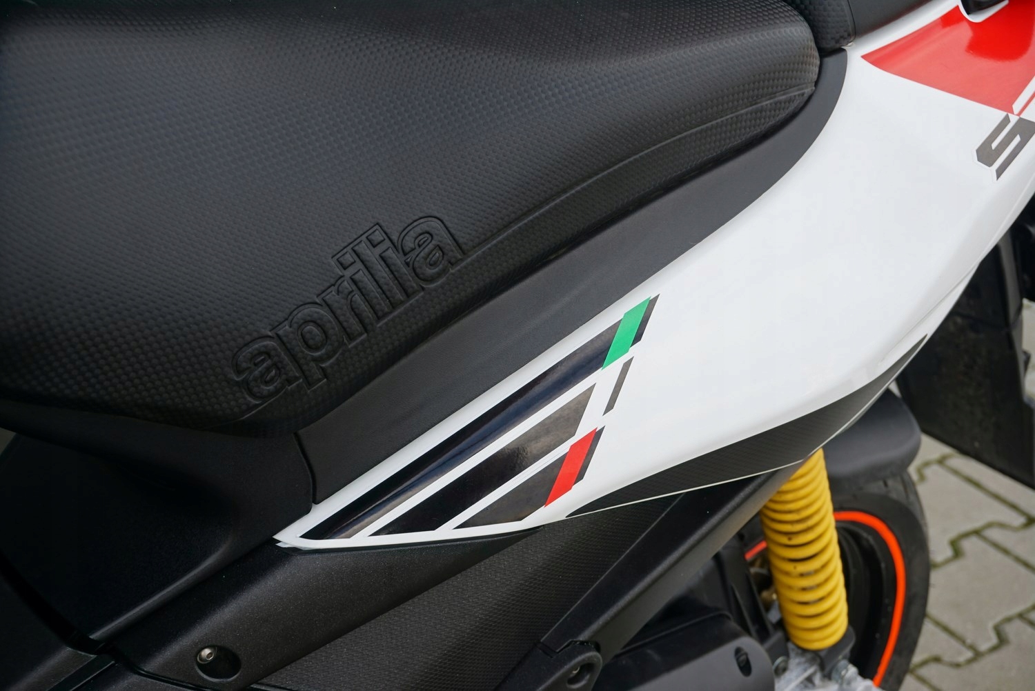 D0479a4c454ab19822ccf663bc65