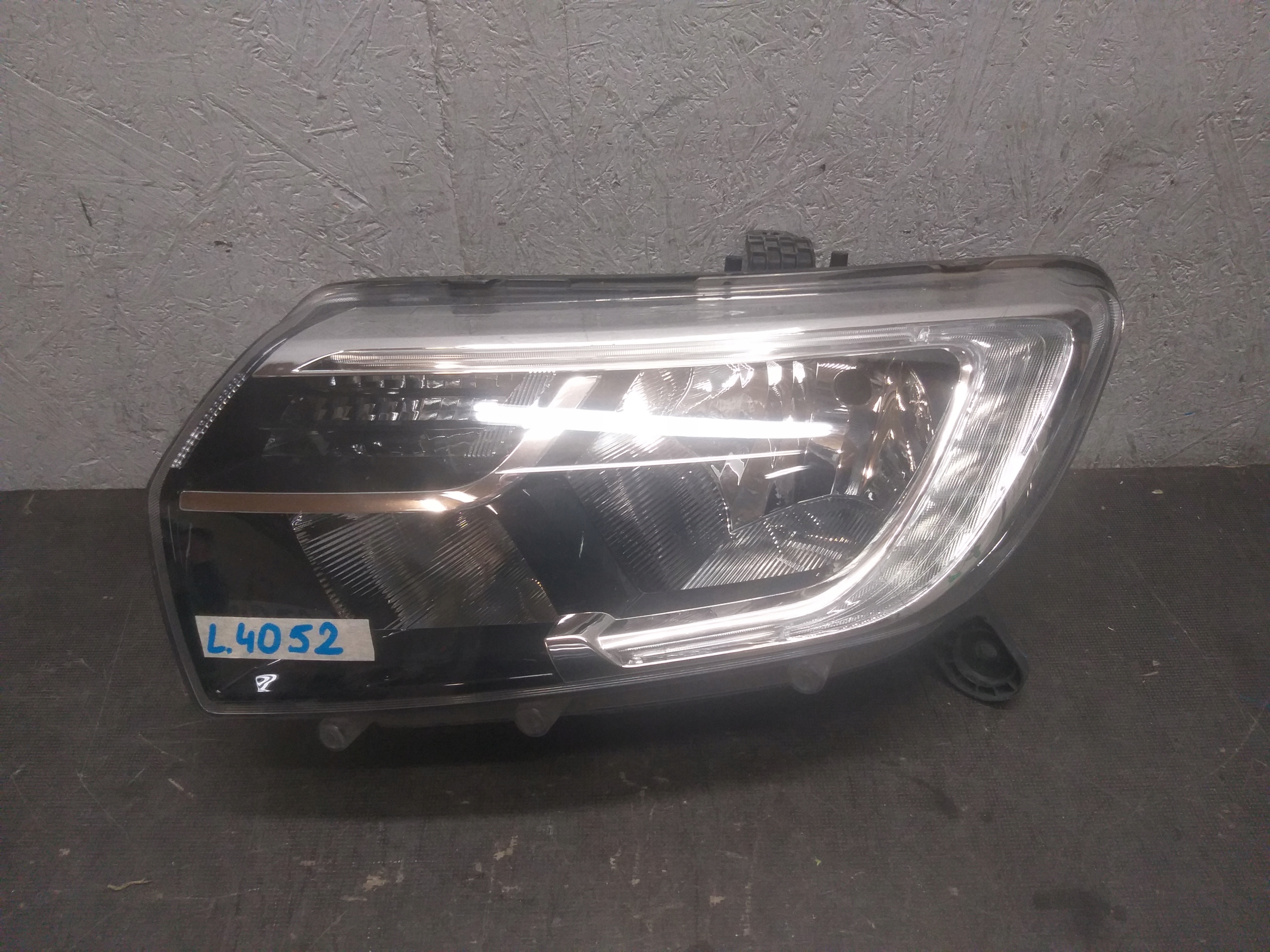 light front left DACIA SANDERO II 2 LED LIFT 15- 260609154R