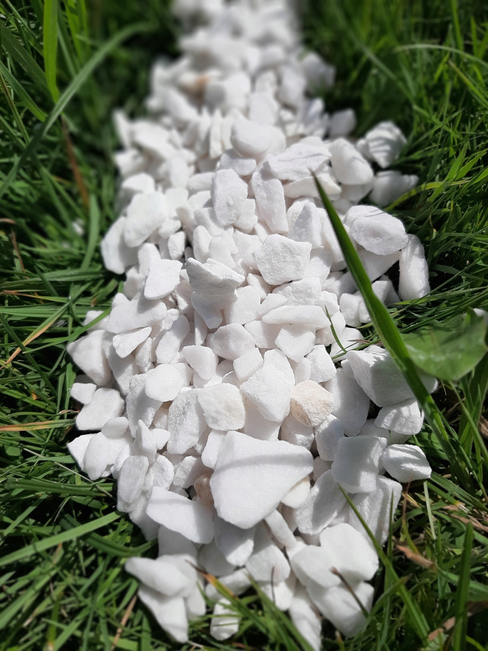 Kamień Grys White Angel 20-40mm 25kg Marka inna