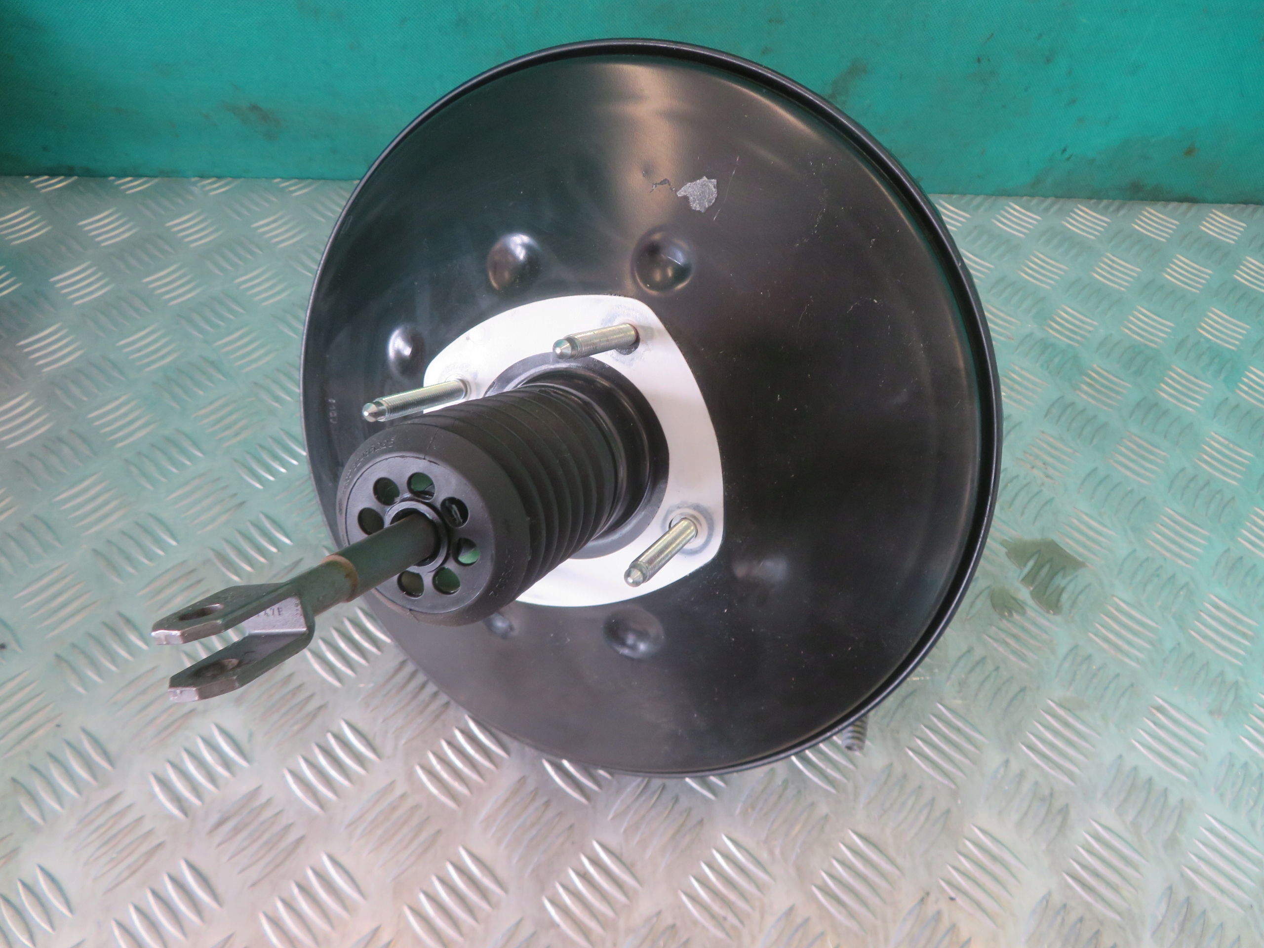 servo Servofreno TRAFIC III VIVARO 2.0 20R 472103682R
