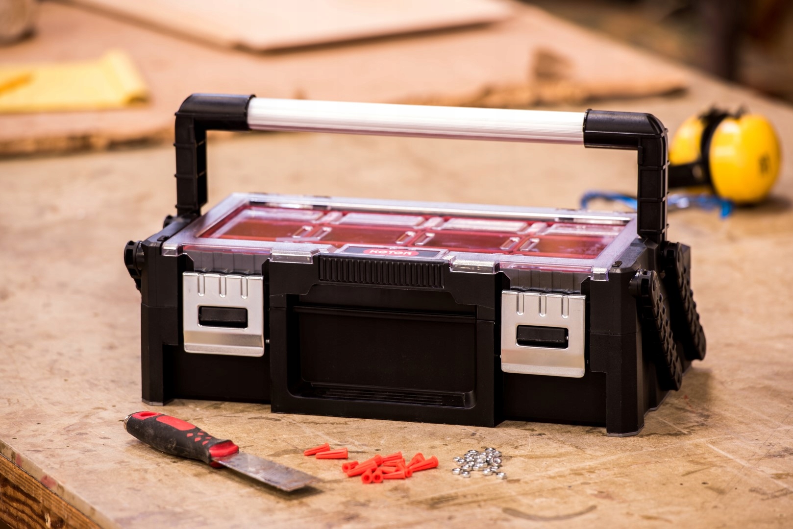 KETER SKRZYNKA 18" CANTILEVER Z 18 PRZEGRÓDKAMI Długość 45.5 cm