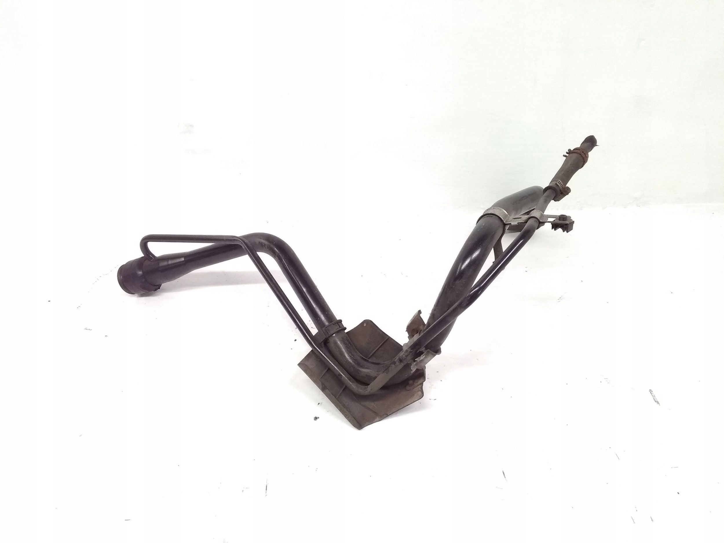 Toyota Avensis T270 2015 Rura wlewu paliwa Typ samochodu Samochody osobowe