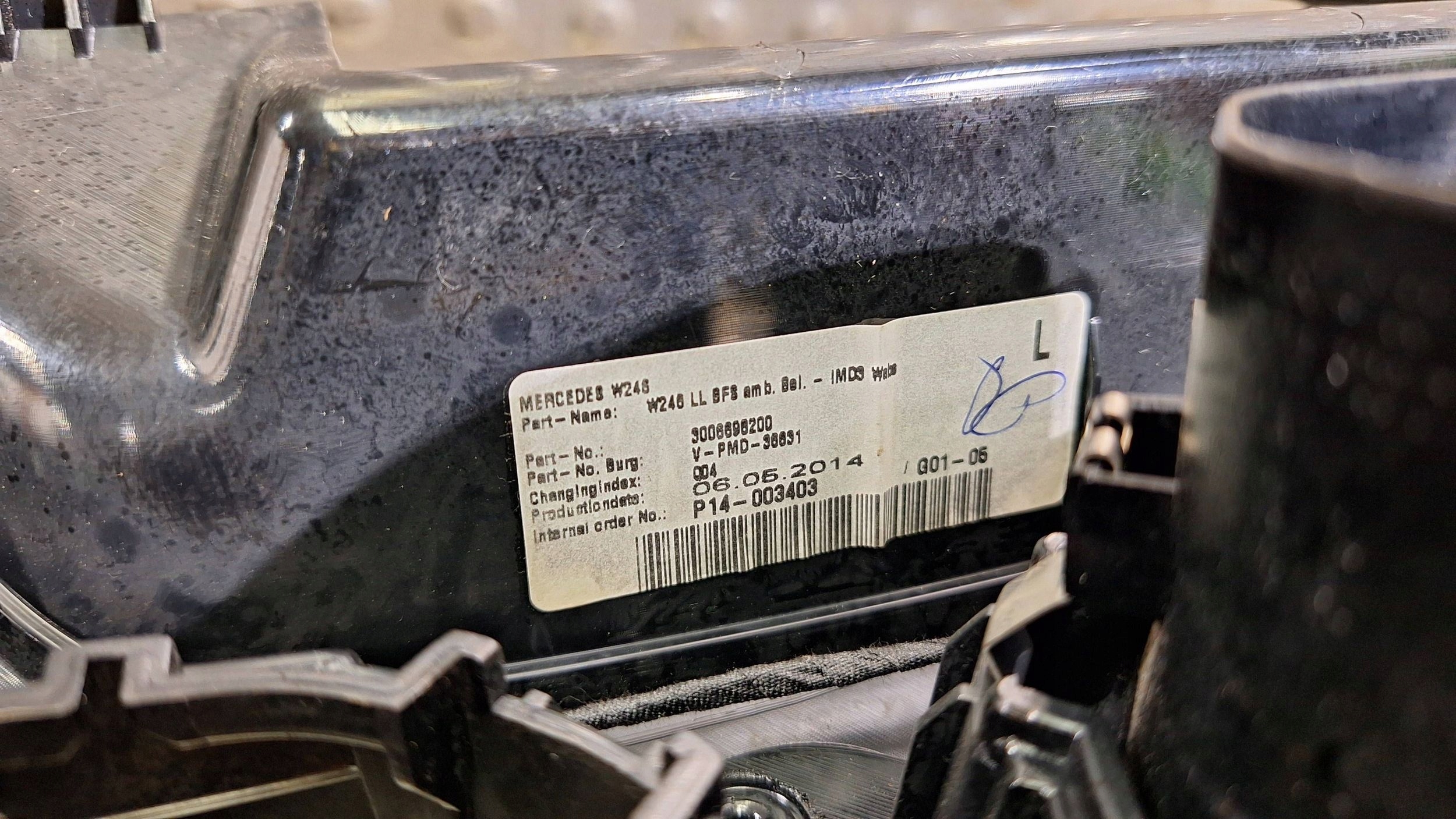 PANEL DEKOR du tableau de bord ROZDZIELCZEJ LED A2466803471 MERCEDES W246